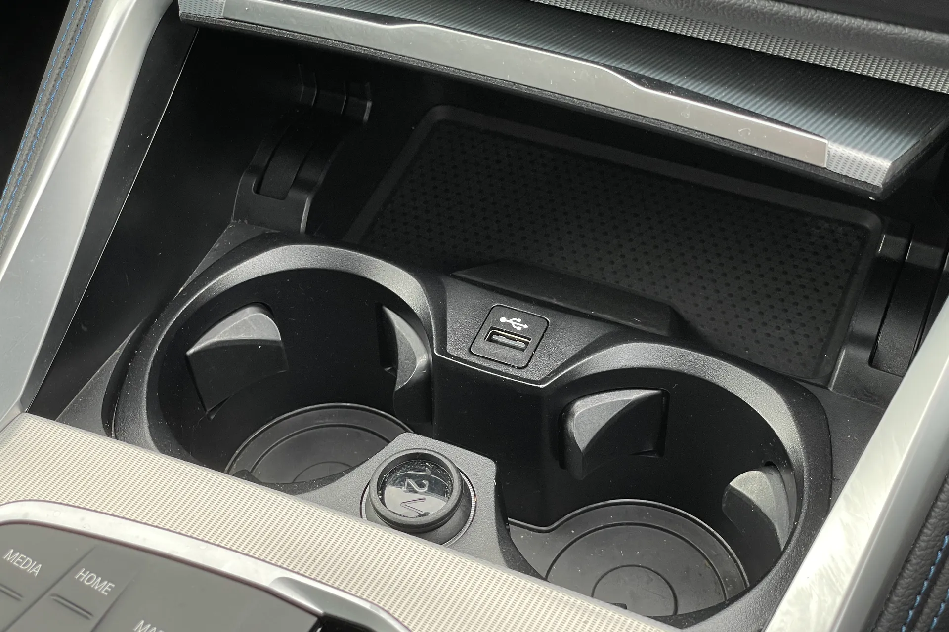 BMW I4 thumbnail image number 53