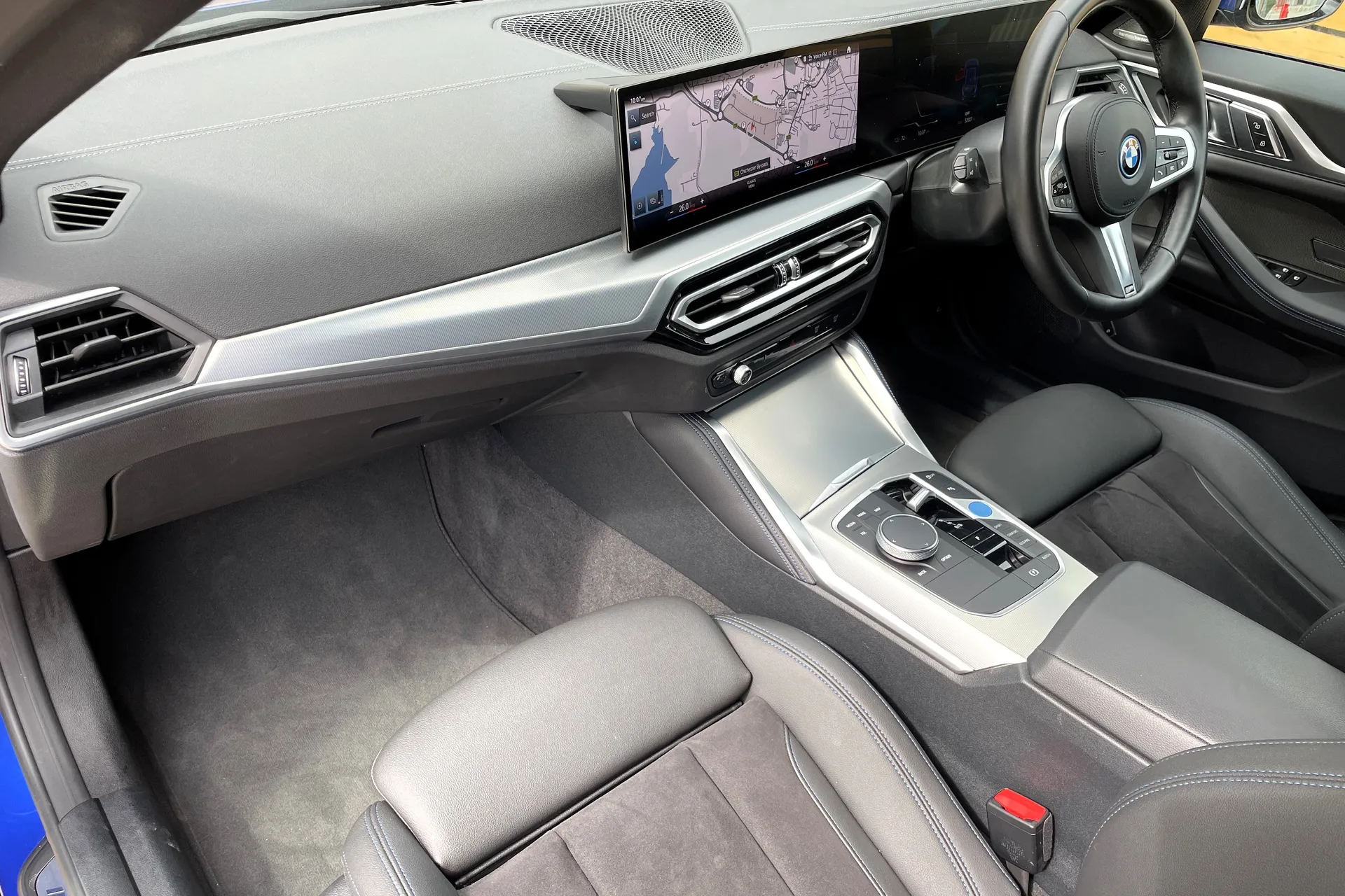 BMW I4 thumbnail image number 32