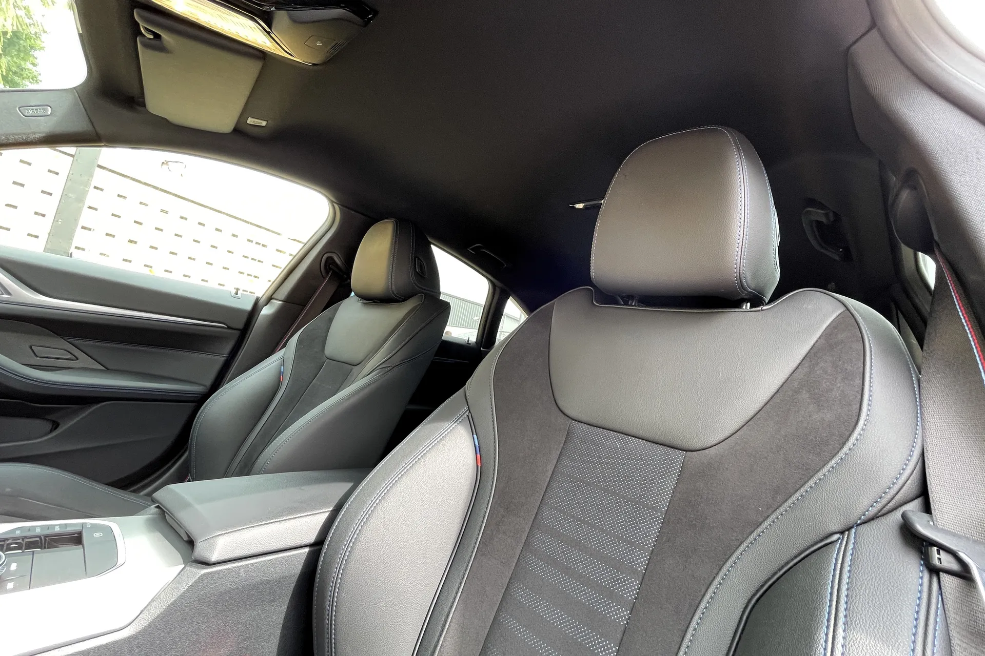 BMW I4 thumbnail image number 36