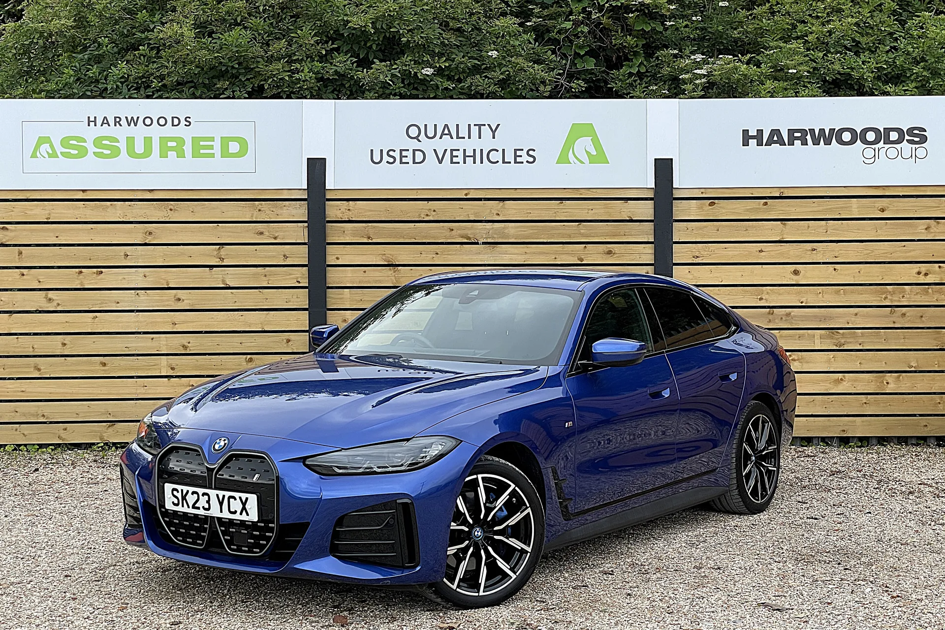 BMW I4 thumbnail image number 9