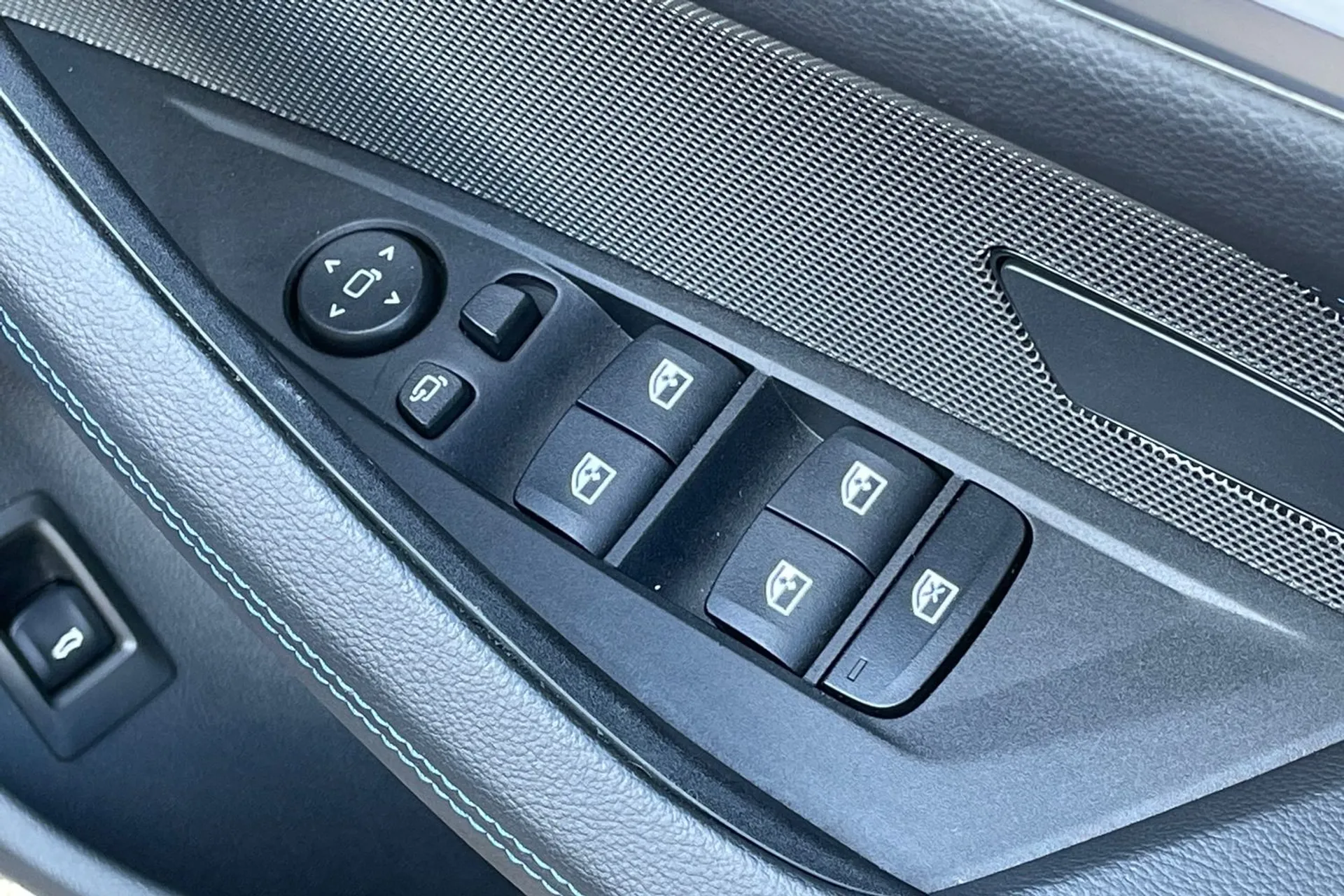 BMW I4 thumbnail image number 45