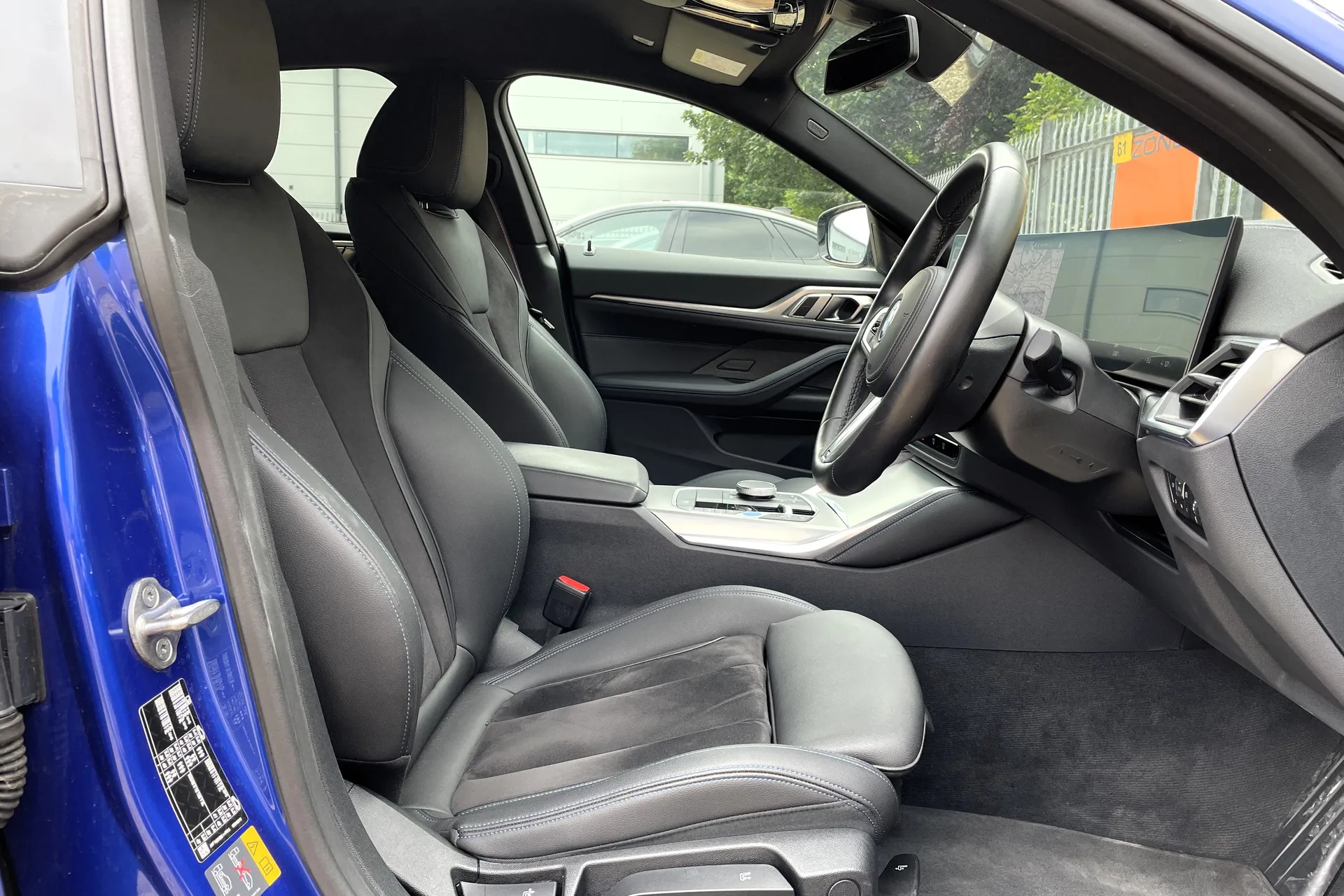 BMW I4 thumbnail image number 31