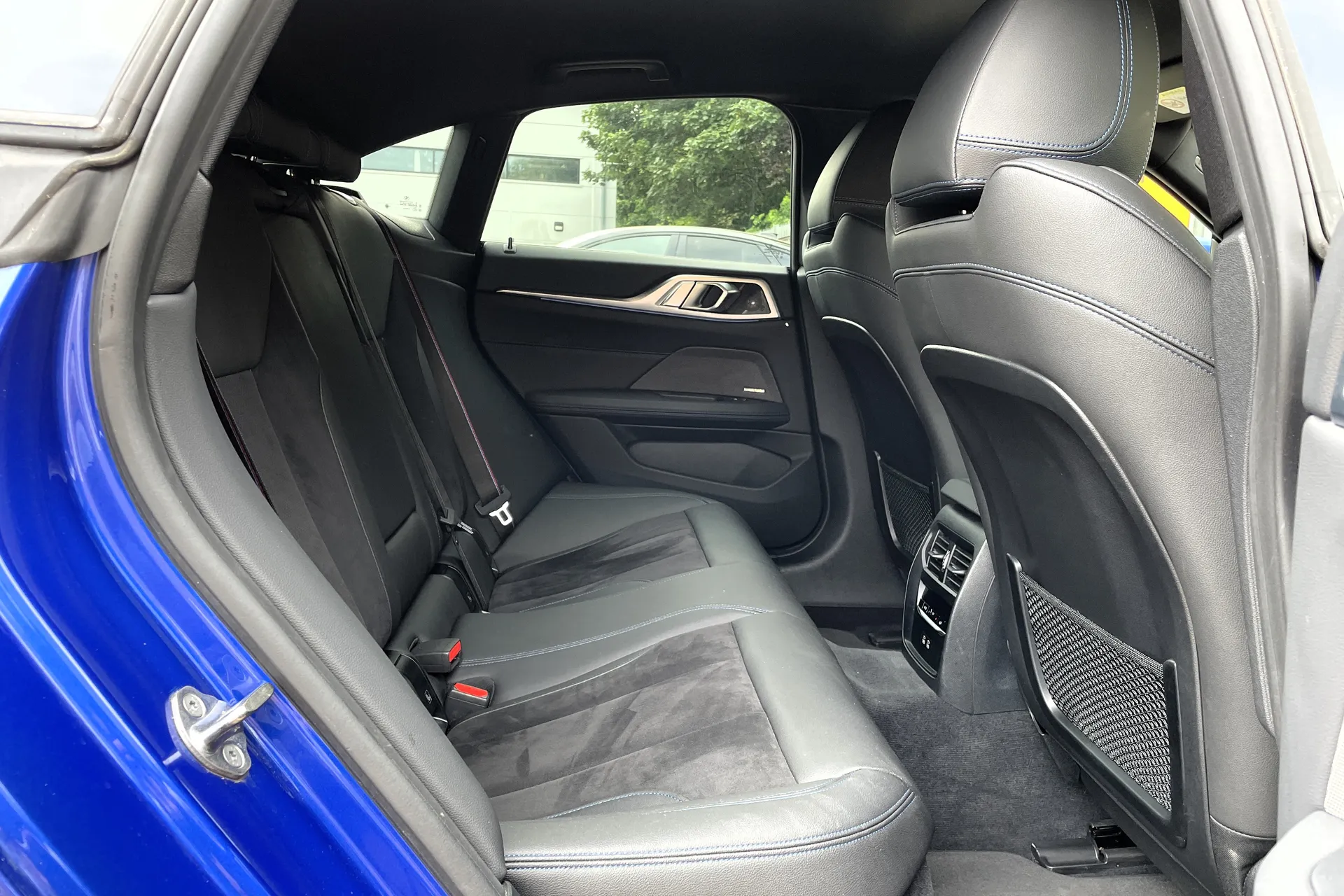 BMW I4 thumbnail image number 27