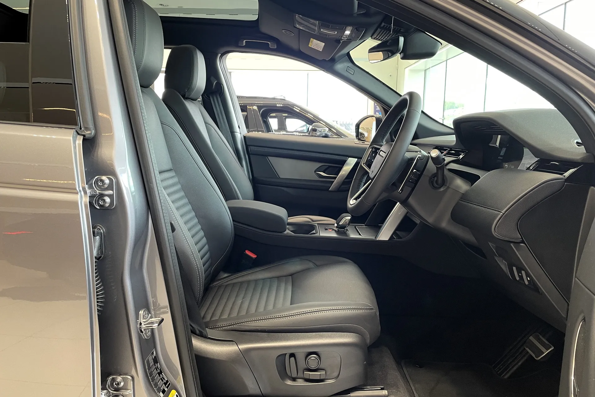 LAND ROVER DISCOVERY SPORT thumbnail image number 18