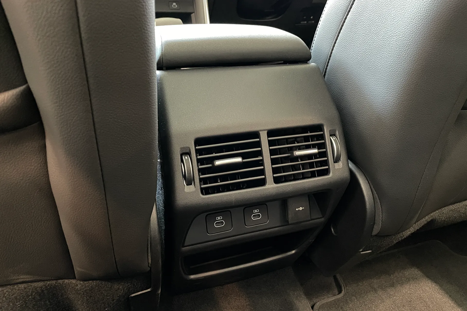 LAND ROVER DISCOVERY SPORT thumbnail image number 24