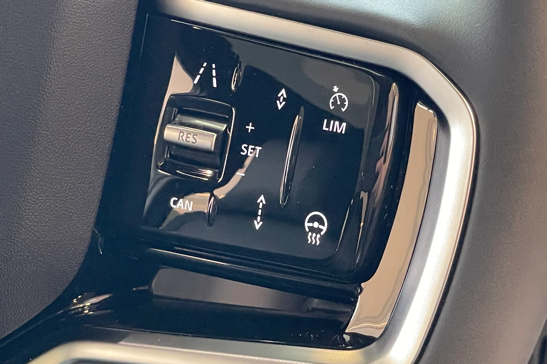 LAND ROVER DISCOVERY SPORT thumbnail image number 38