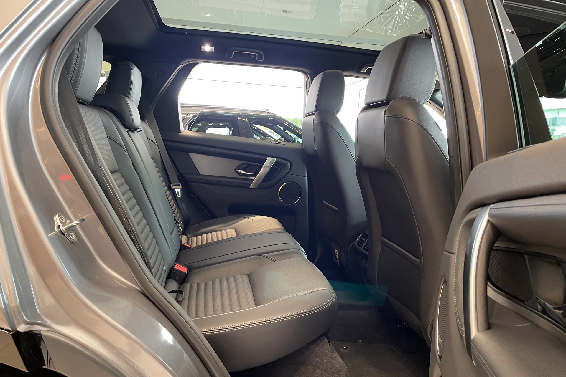LAND ROVER DISCOVERY SPORT thumbnail image number 14