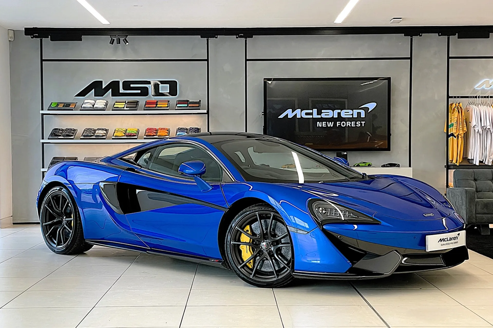 McLaren 570 focused image