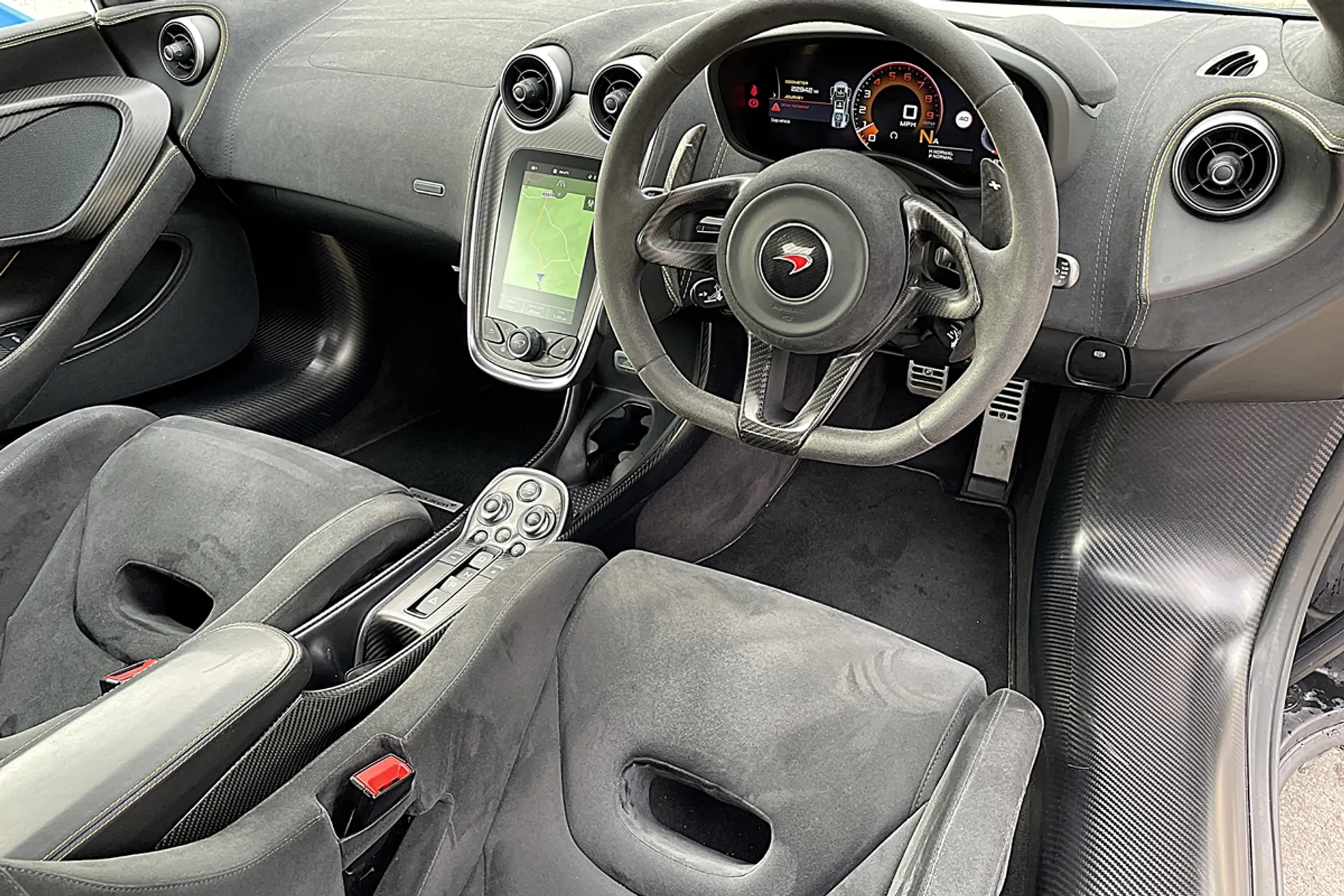McLaren 570 thumbnail image number 3