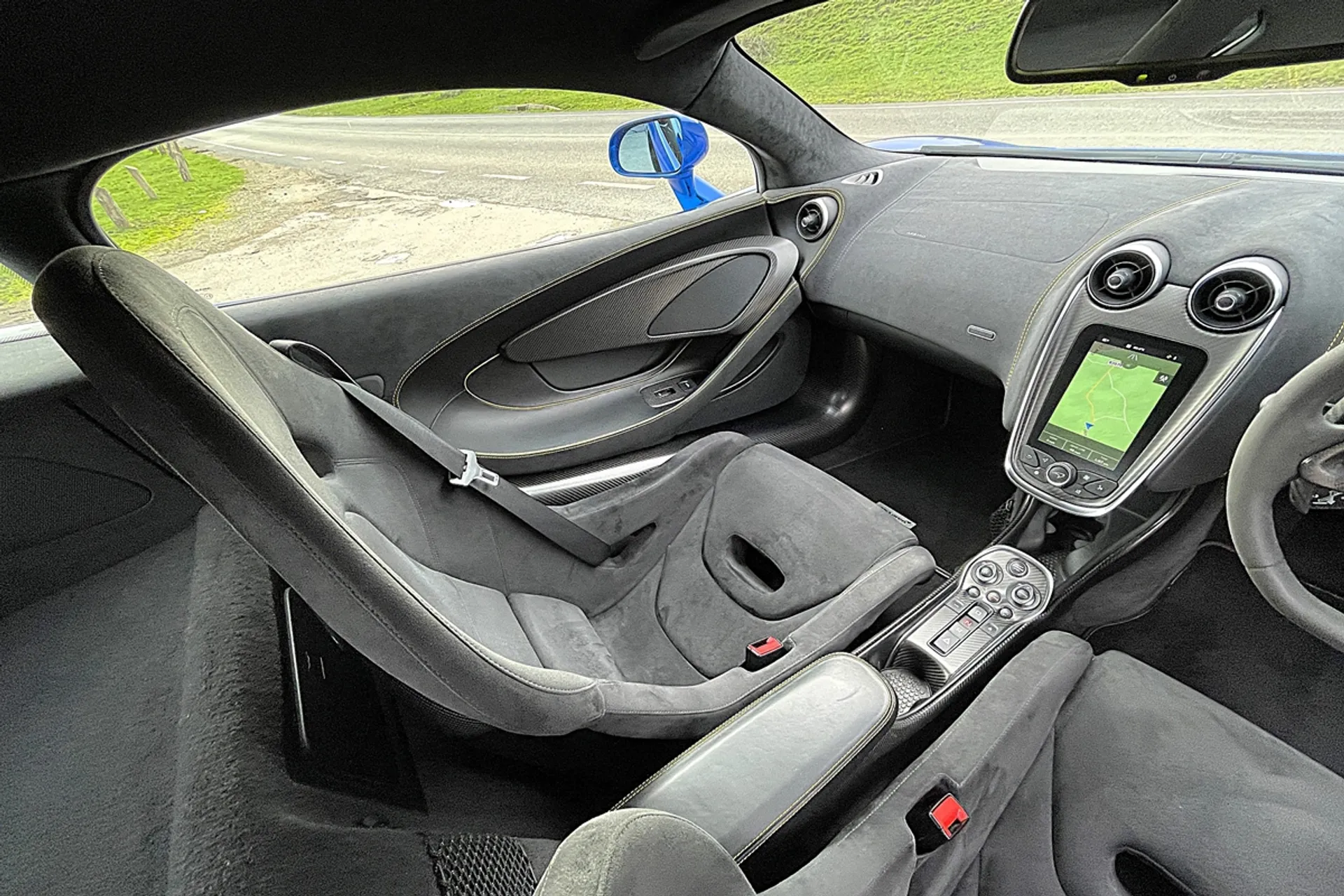 McLaren 570 thumbnail image number 31