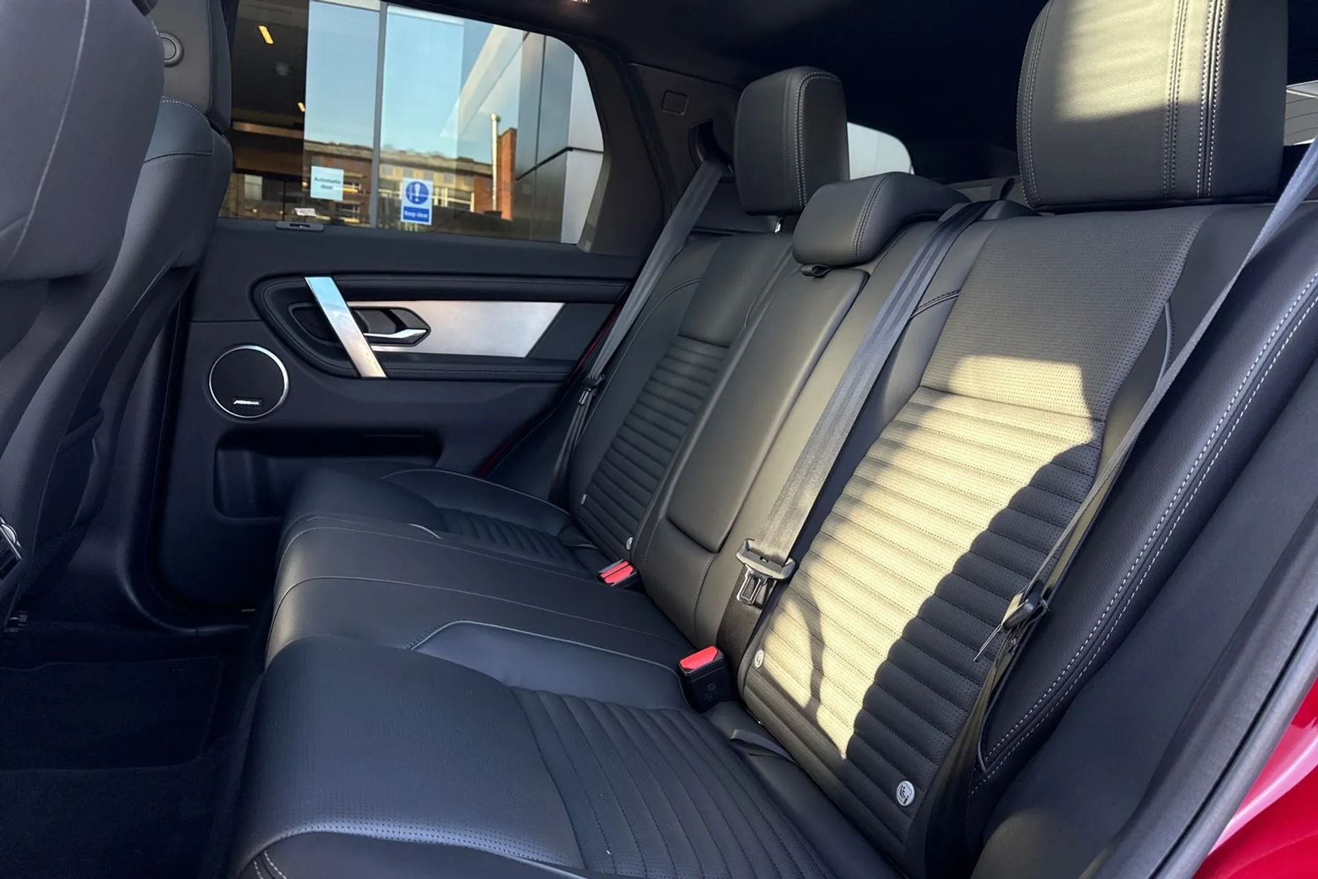 LAND ROVER DISCOVERY SPORT thumbnail image number 38