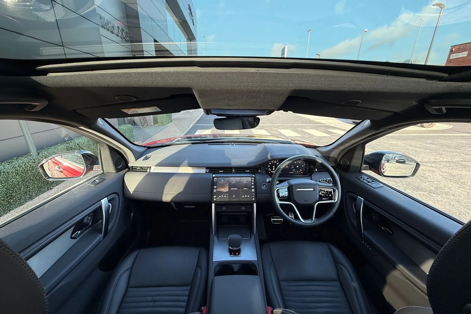 LAND ROVER DISCOVERY SPORT thumbnail image number 3