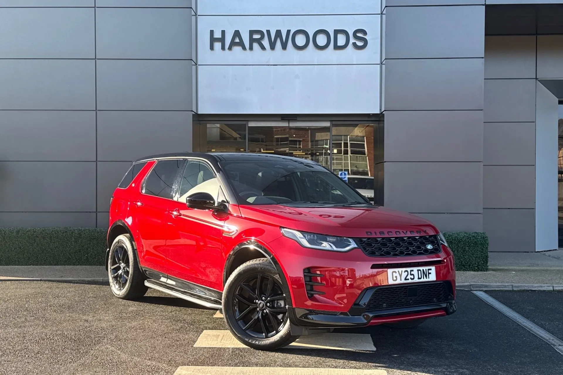 LAND ROVER DISCOVERY SPORT focused image