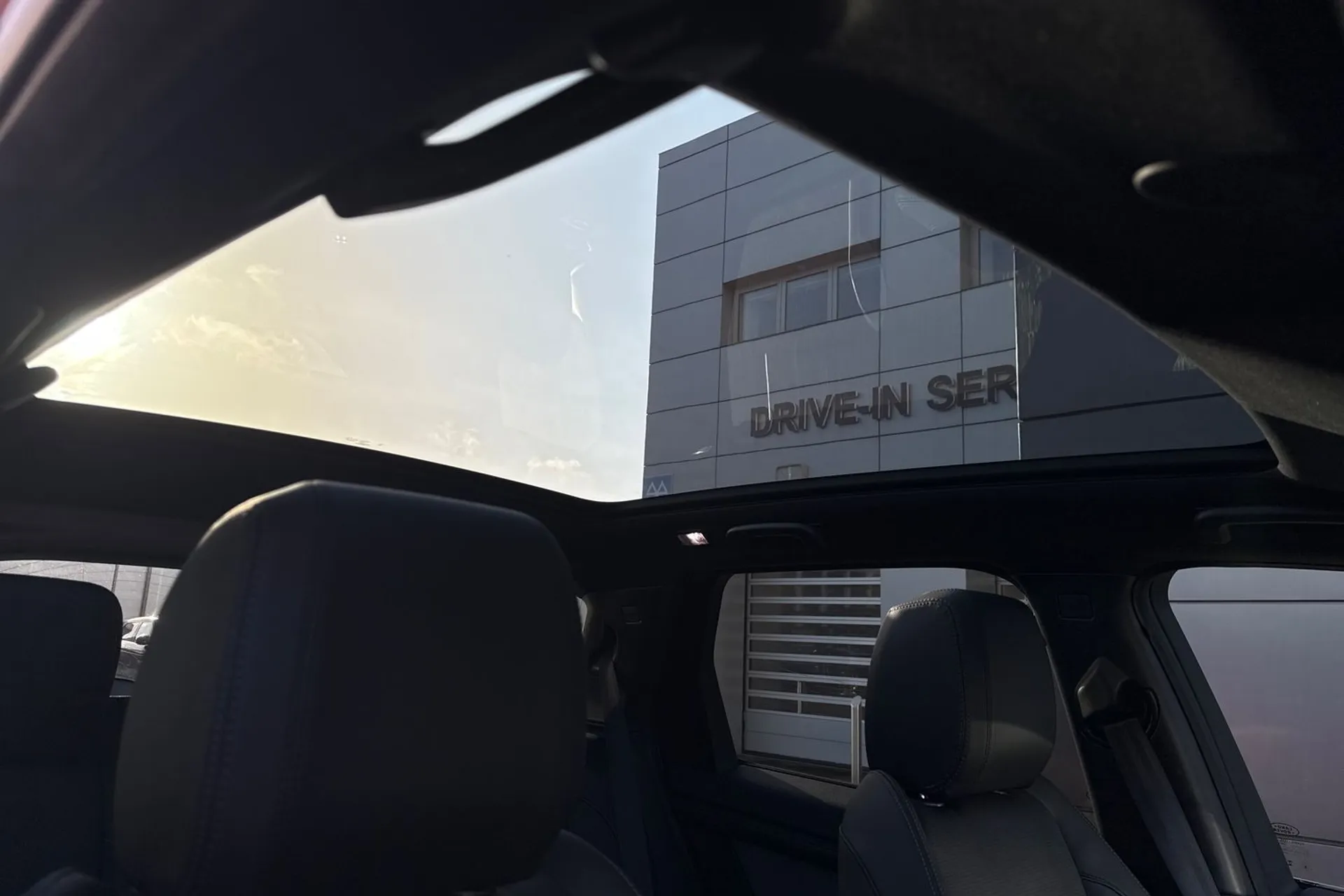 LAND ROVER DISCOVERY SPORT thumbnail image number 9