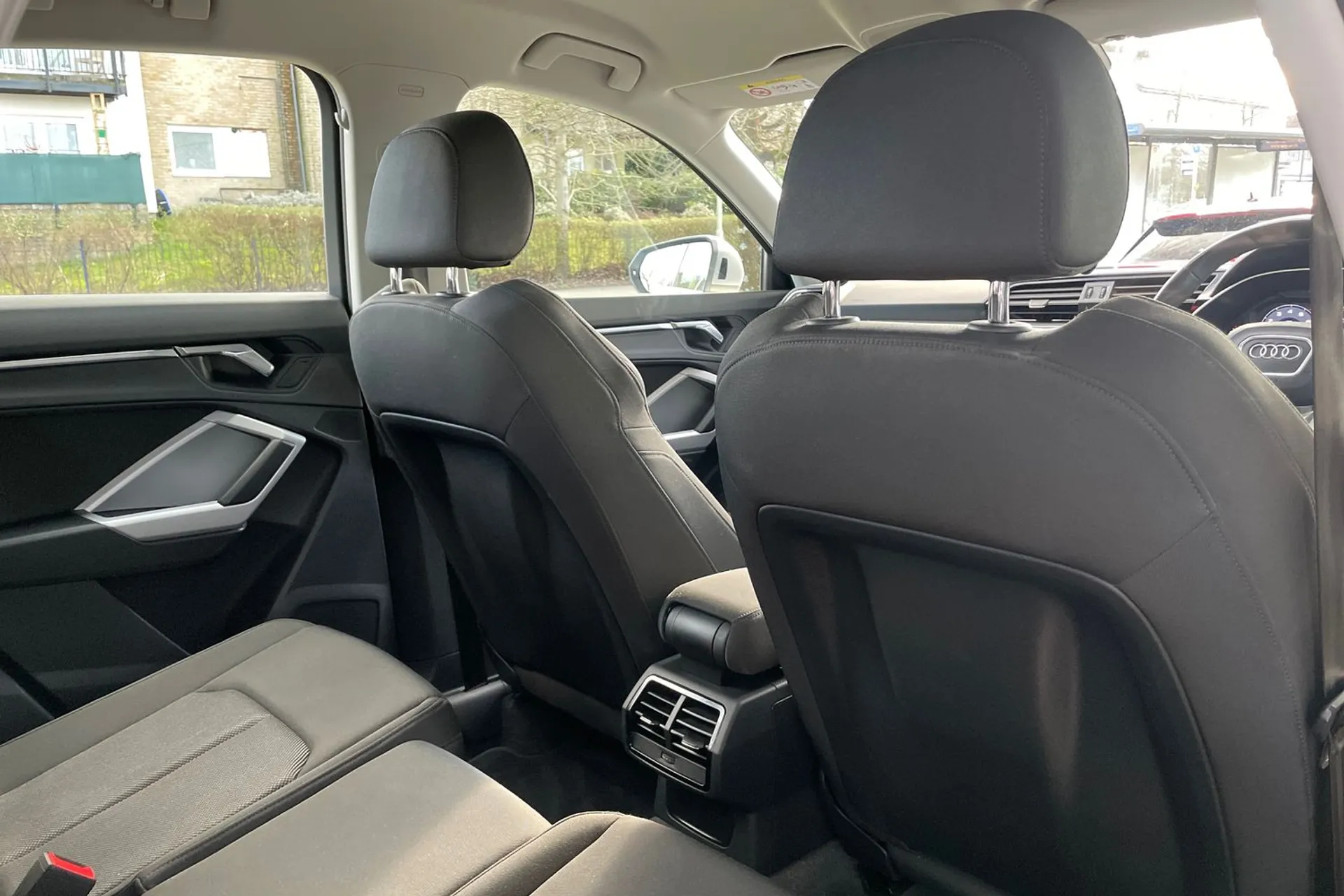 Audi Q3 thumbnail image number 23