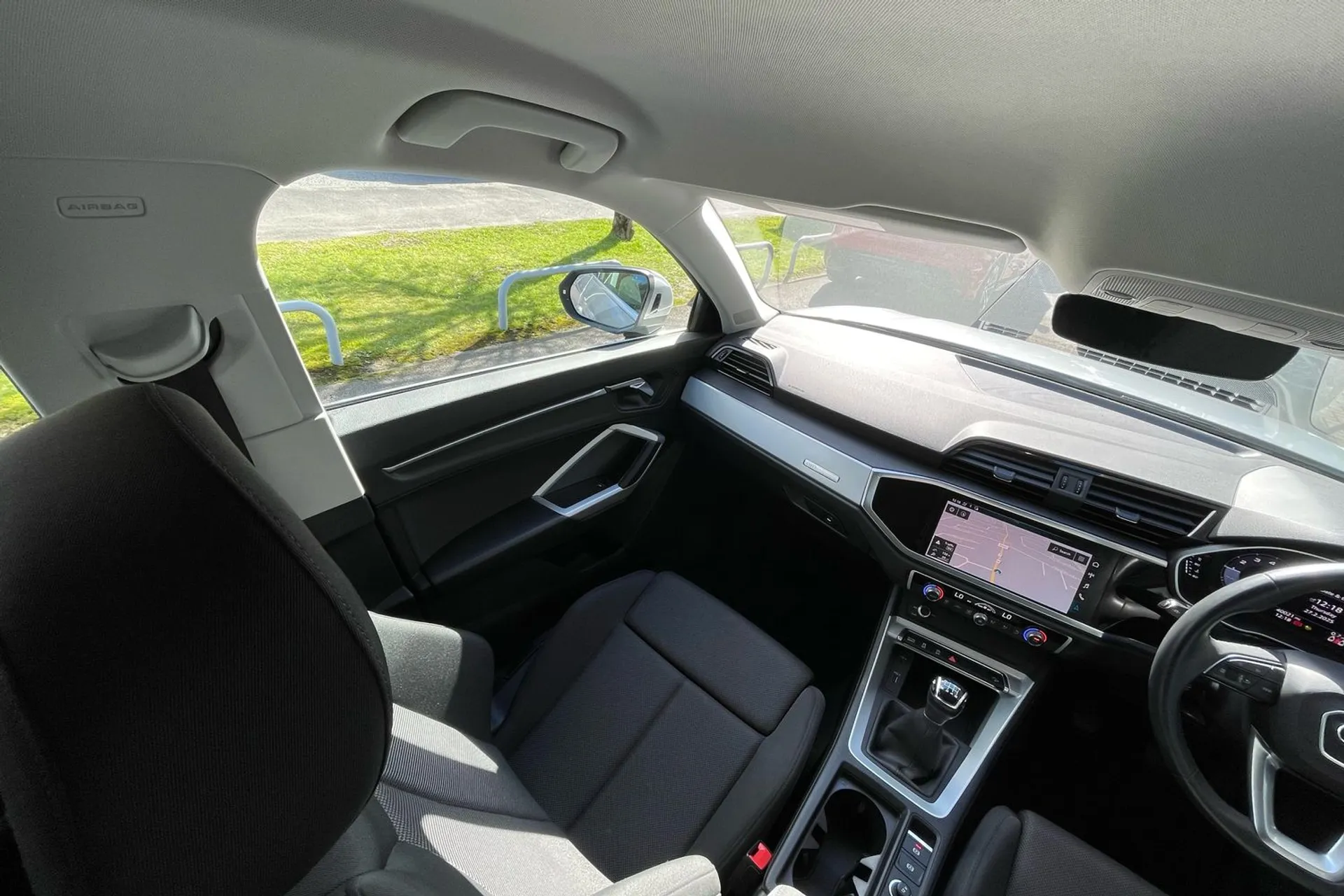 Audi Q3 thumbnail image number 32