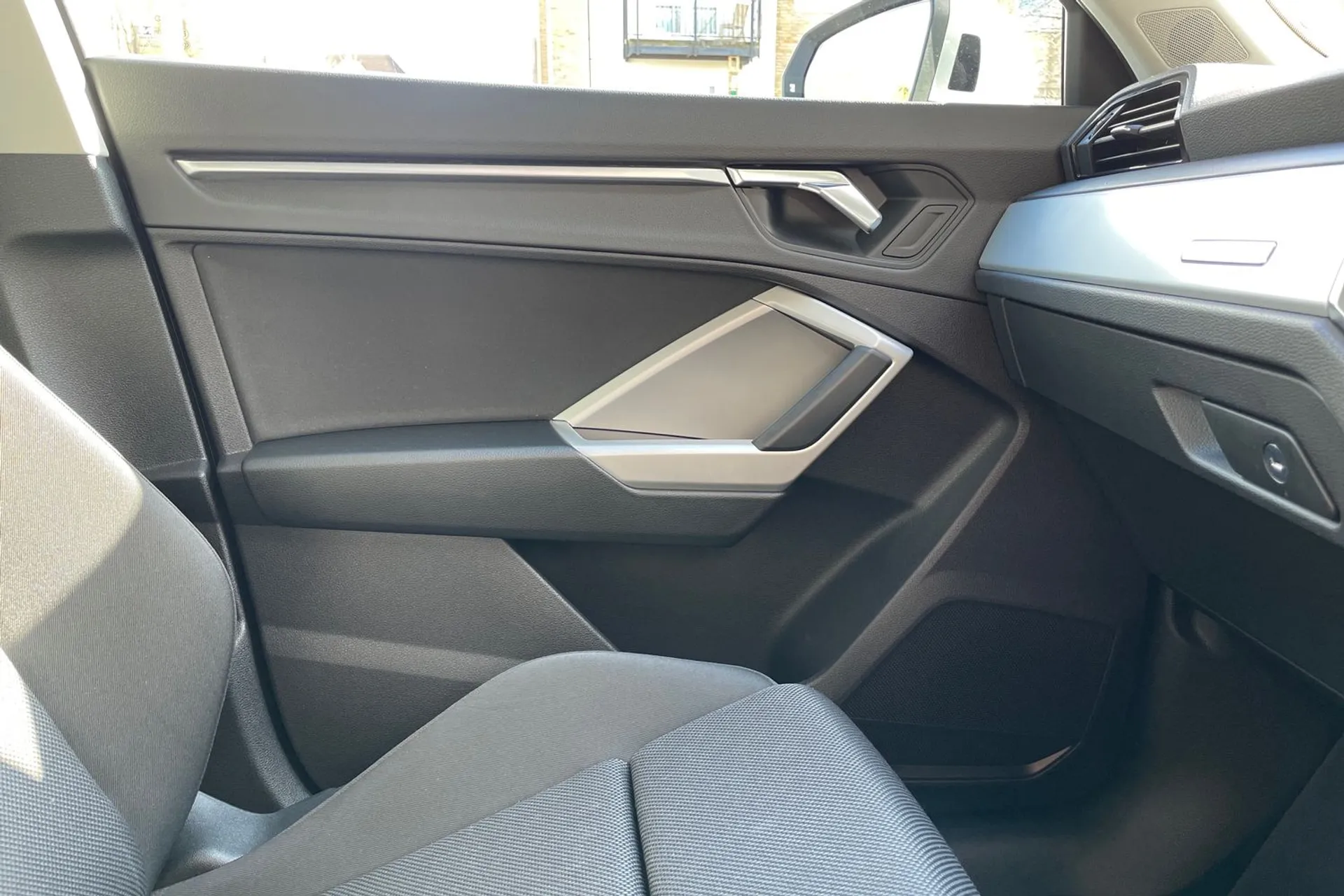 Audi Q3 thumbnail image number 40