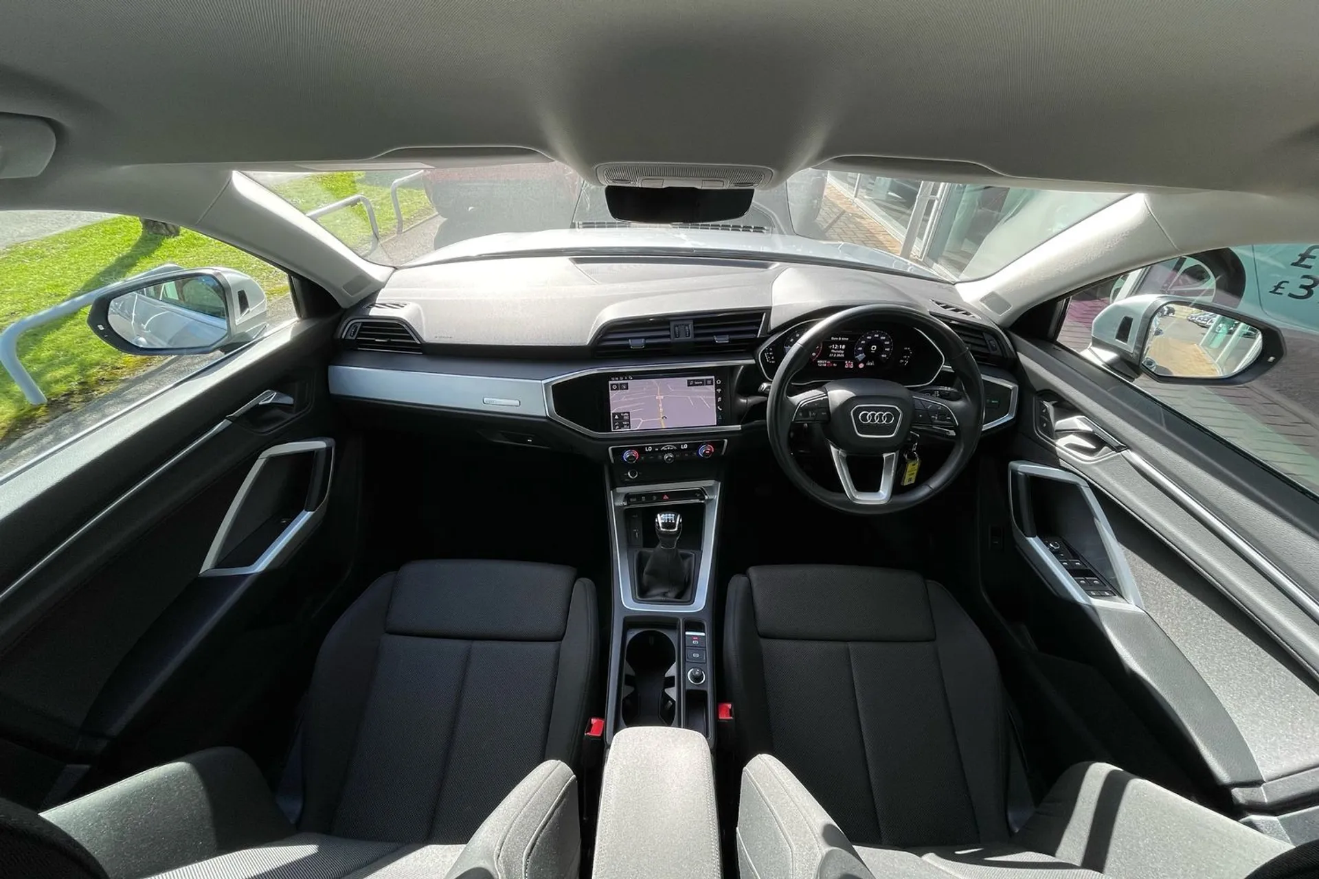 Audi Q3 thumbnail image number 3