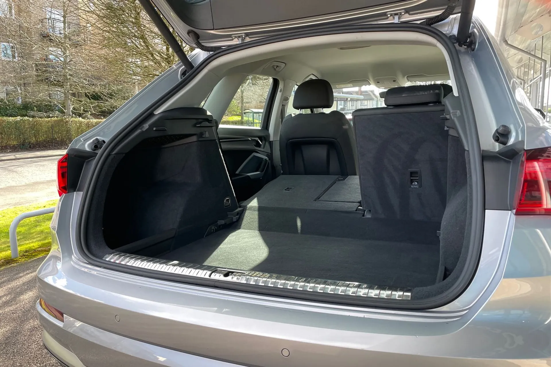 Audi Q3 thumbnail image number 21