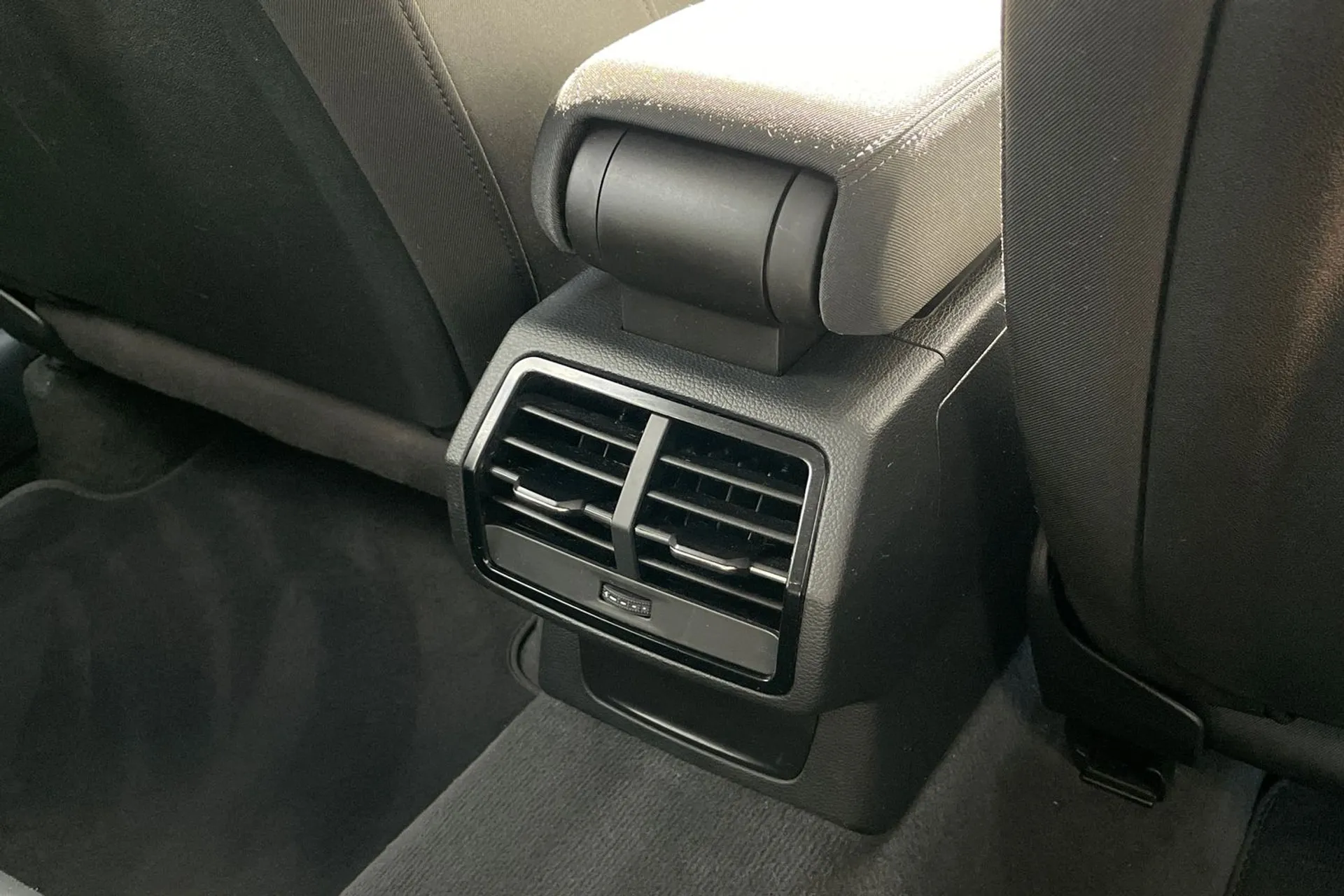 Audi Q3 thumbnail image number 46