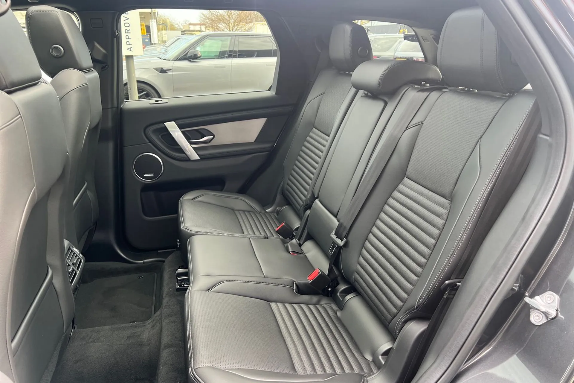 LAND ROVER DISCOVERY SPORT thumbnail image number 43