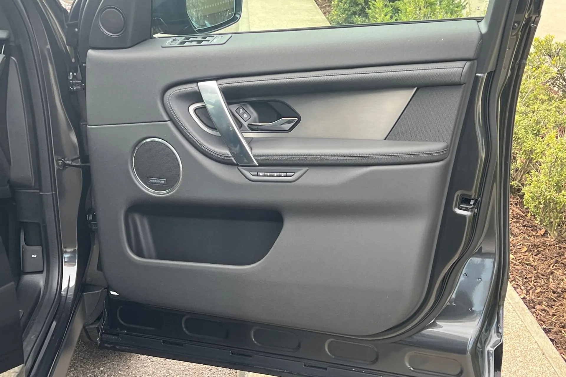 LAND ROVER DISCOVERY SPORT thumbnail image number 48