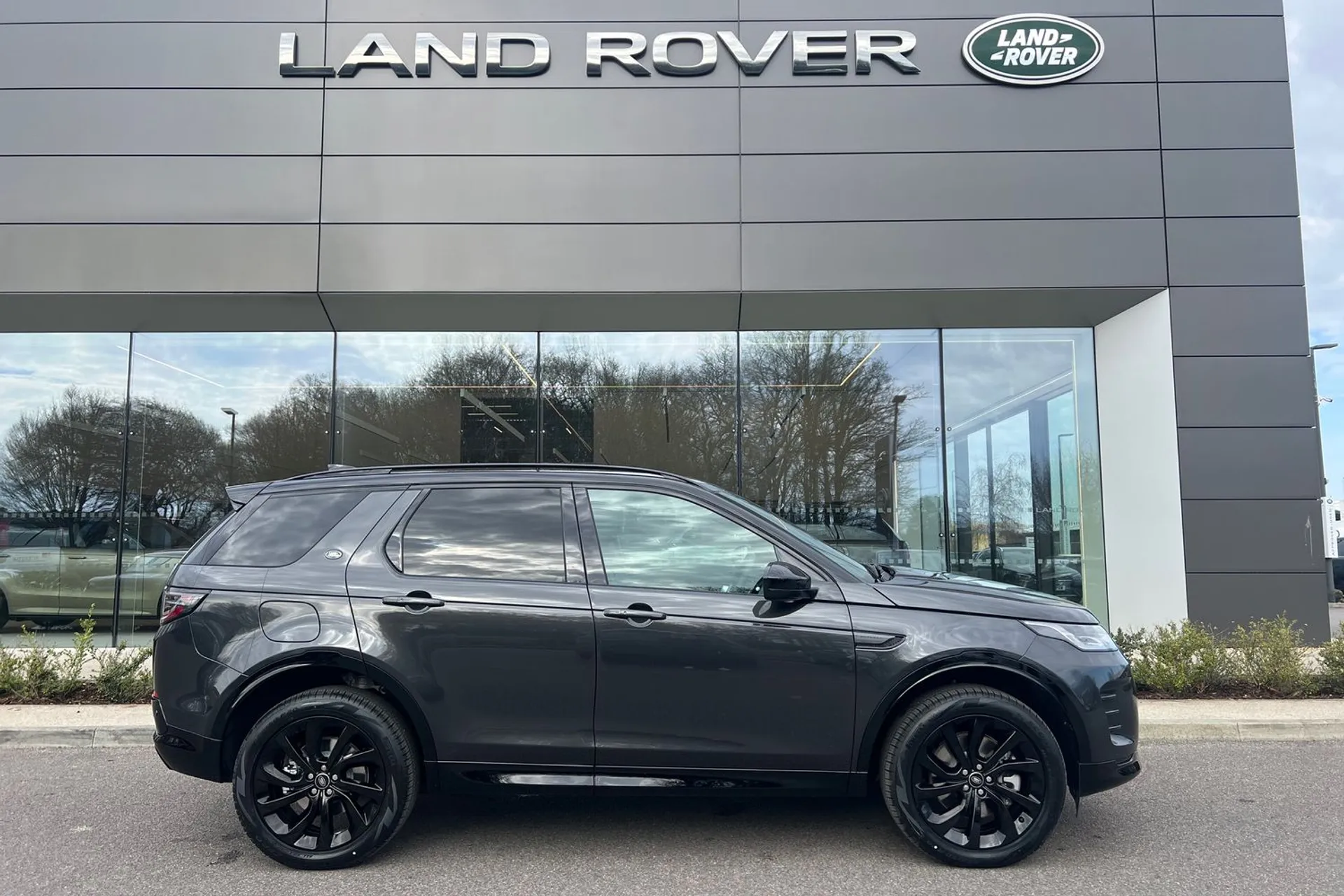 LAND ROVER DISCOVERY SPORT thumbnail image number 2