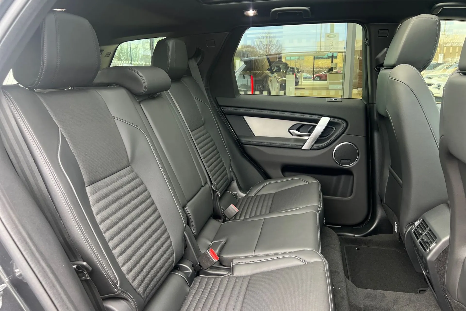 LAND ROVER DISCOVERY SPORT thumbnail image number 34