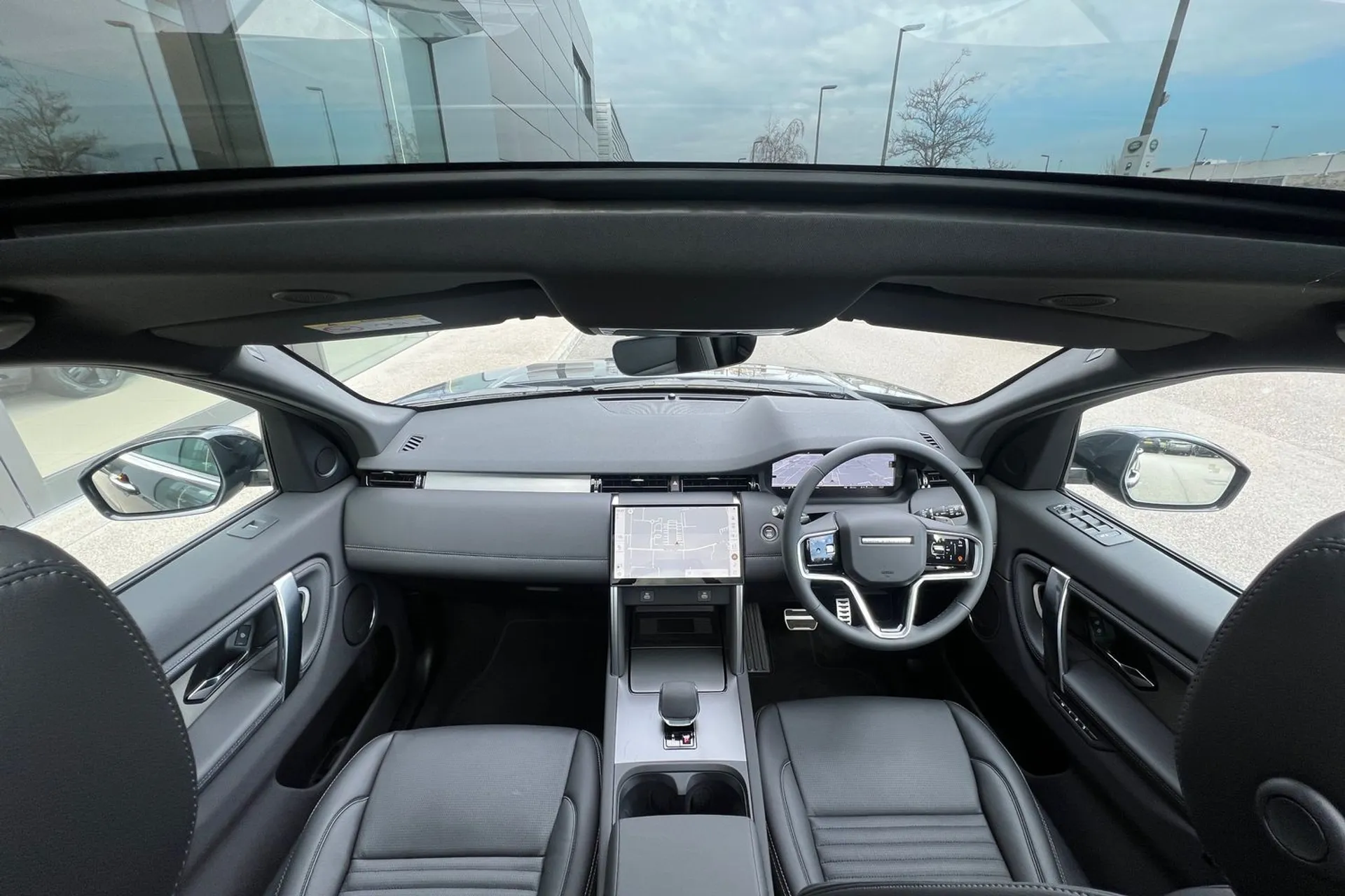 LAND ROVER DISCOVERY SPORT thumbnail image number 3