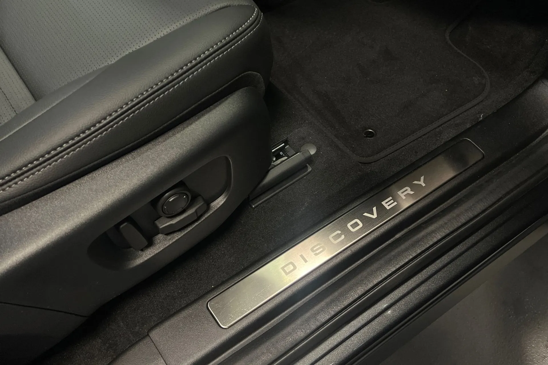 LAND ROVER DISCOVERY SPORT thumbnail image number 52