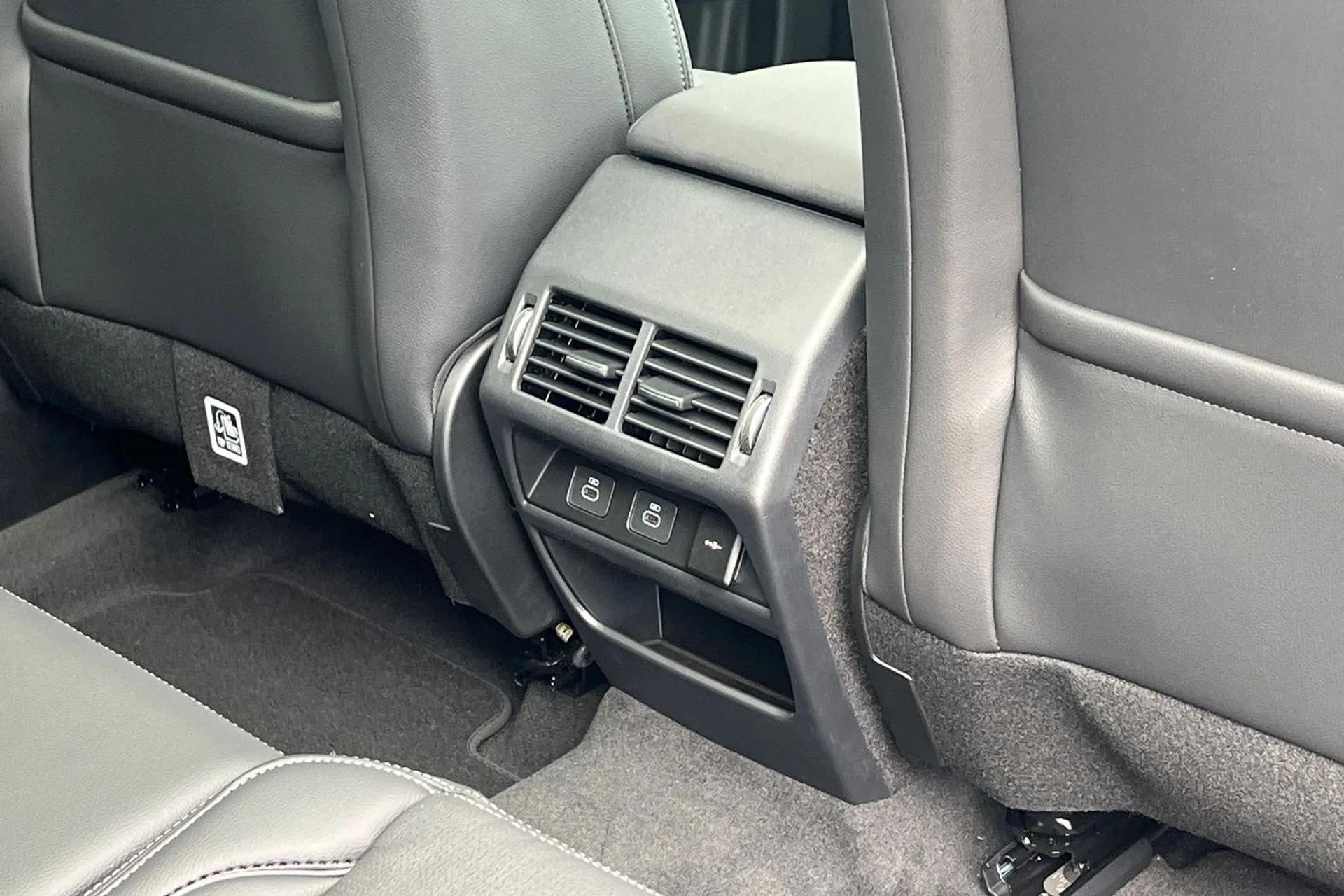 LAND ROVER DISCOVERY SPORT thumbnail image number 37