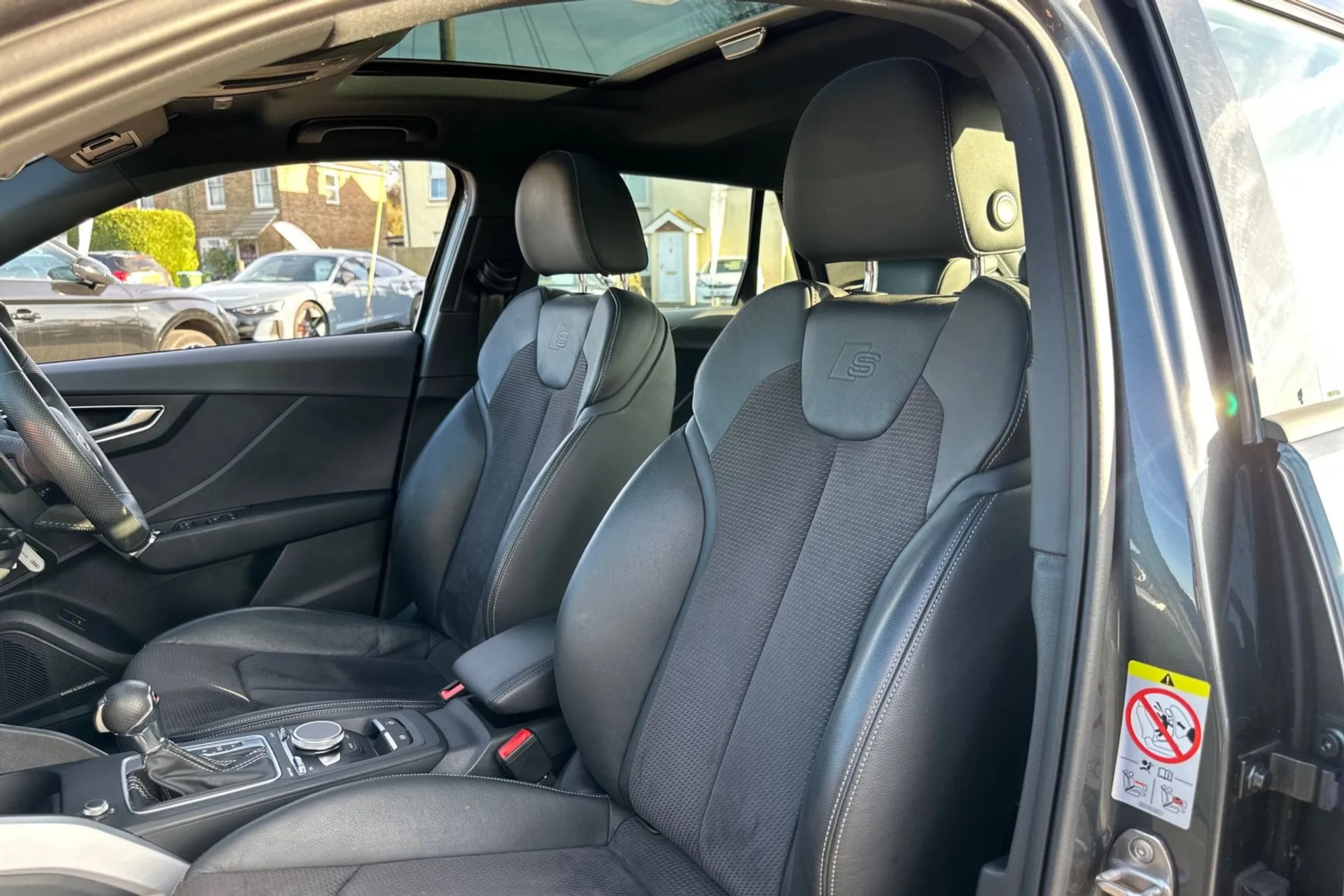 Audi Q2 thumbnail image number 35