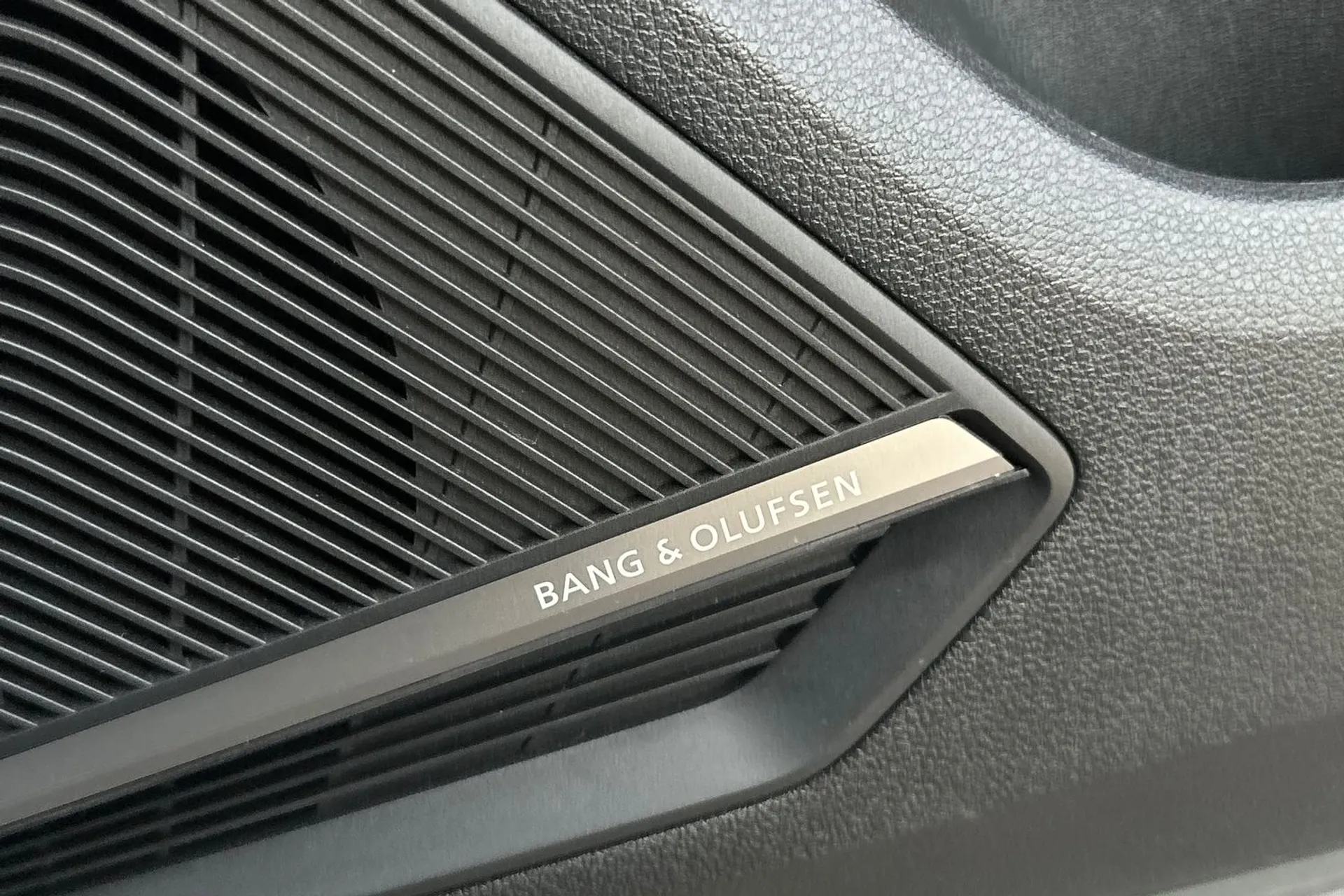 Audi Q2 thumbnail image number 14