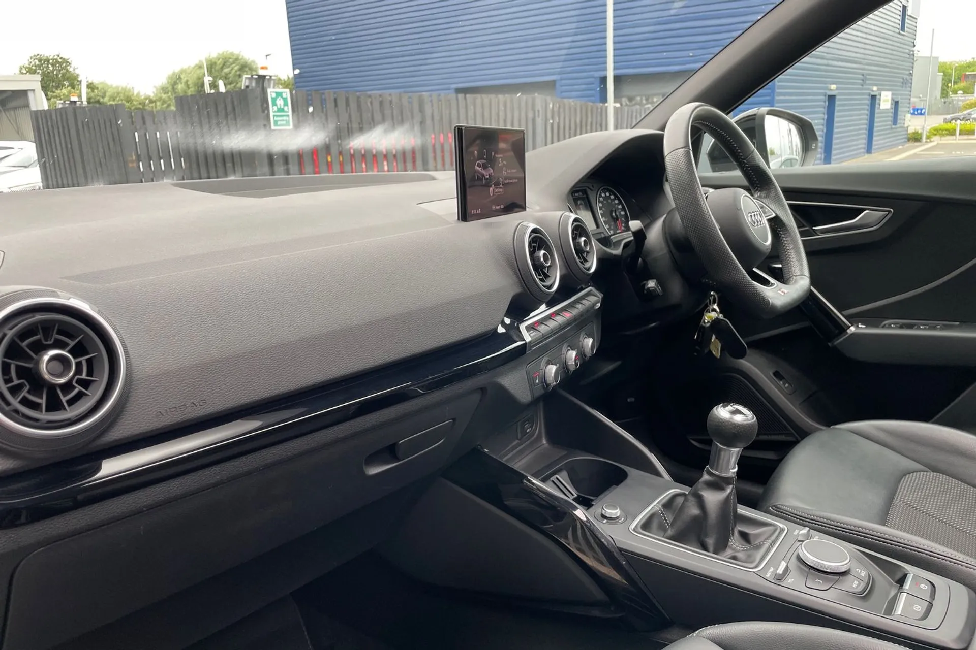 Audi Q2 thumbnail image number 29