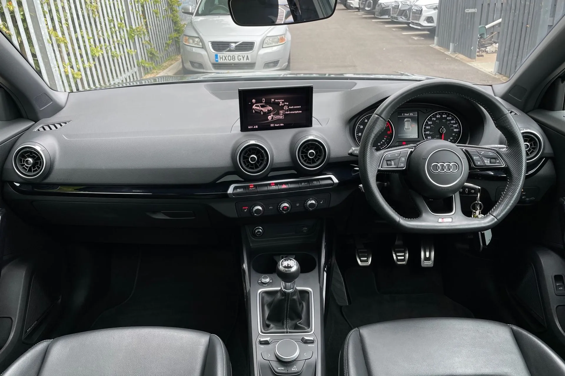 Audi Q2 thumbnail image number 3