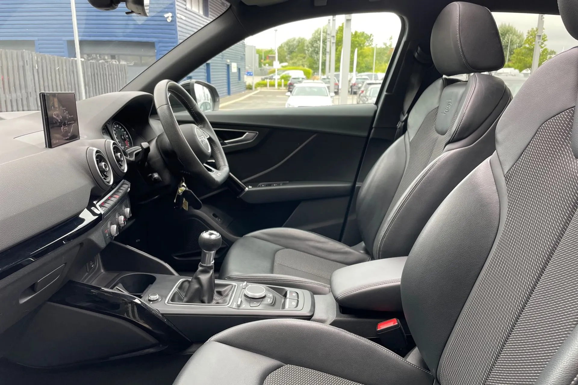 Audi Q2 thumbnail image number 30