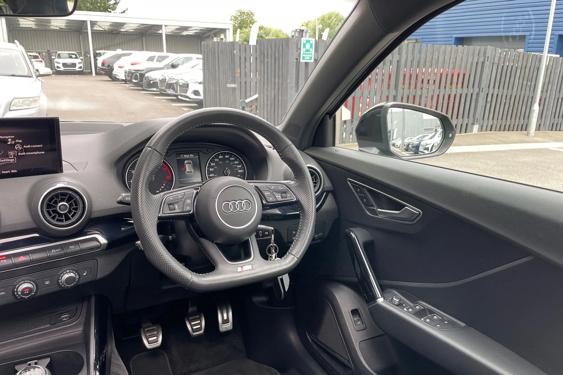 Audi Q2 thumbnail image number 37