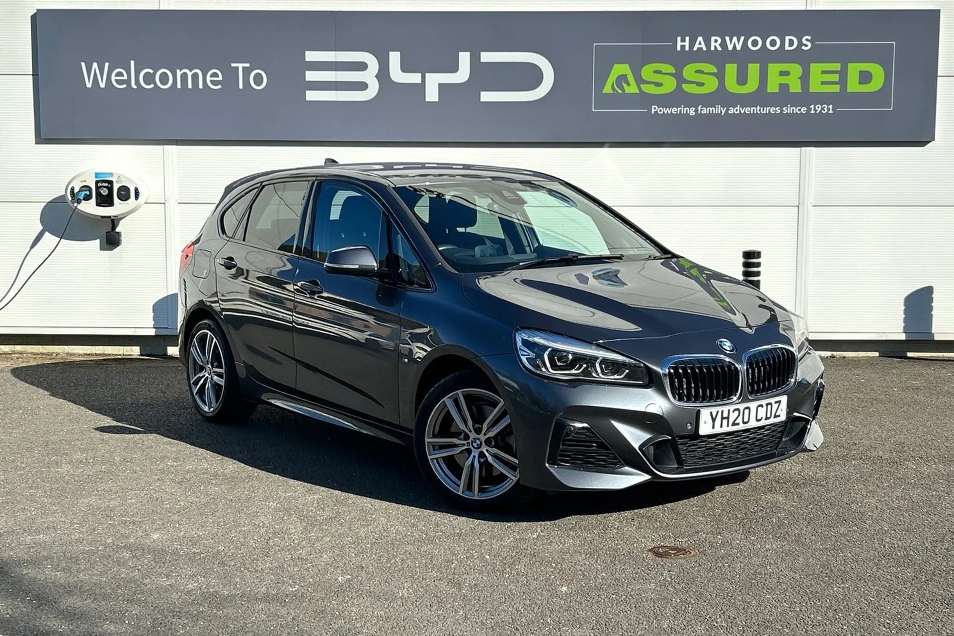 BMW 2 SERIES focused image
