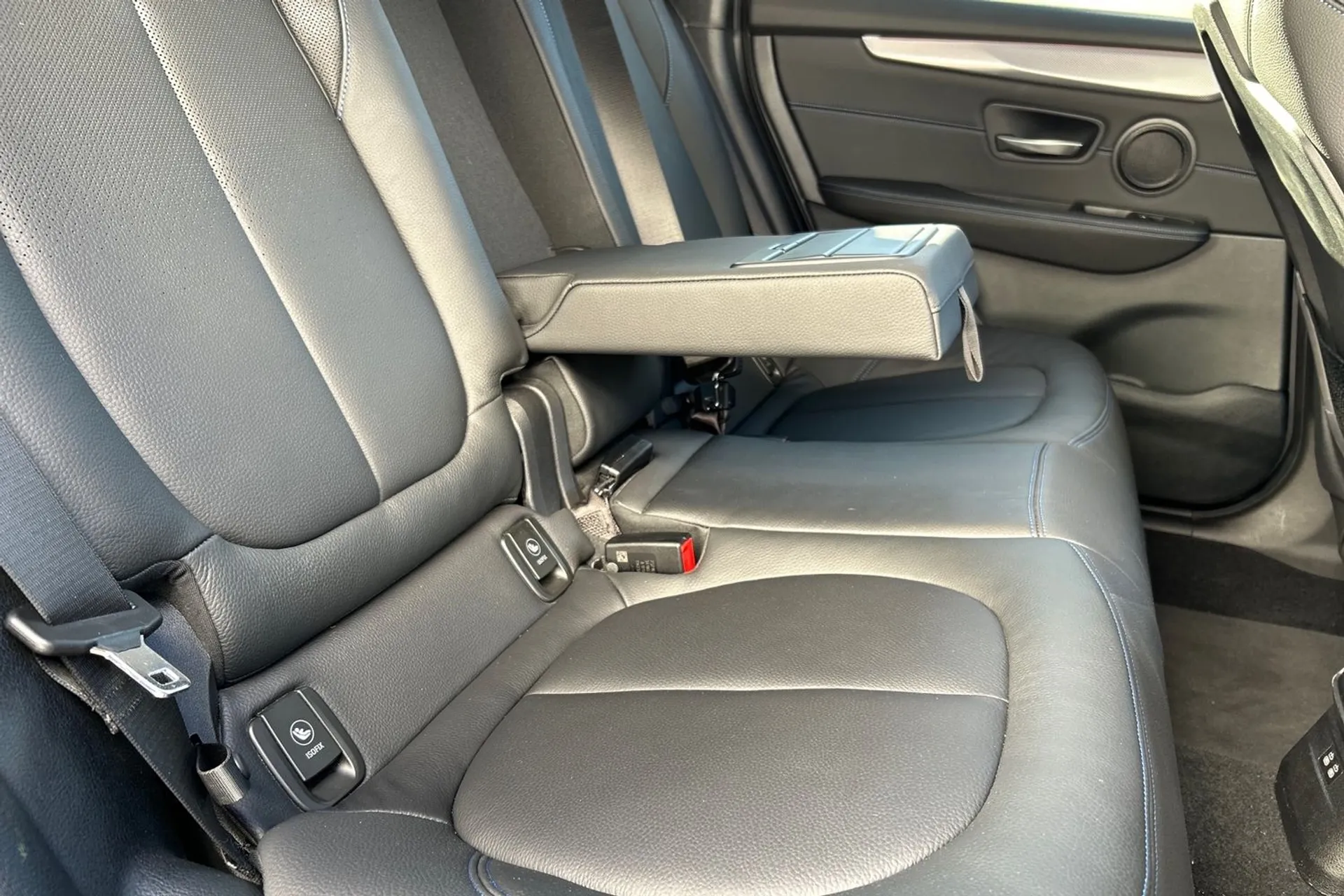 BMW 2 SERIES thumbnail image number 36