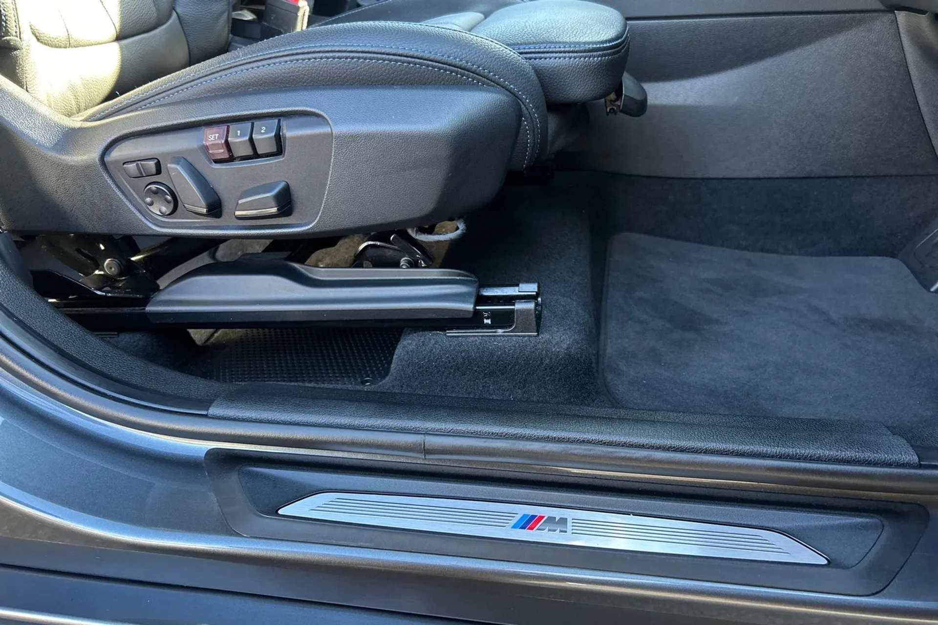 BMW 2 SERIES thumbnail image number 13