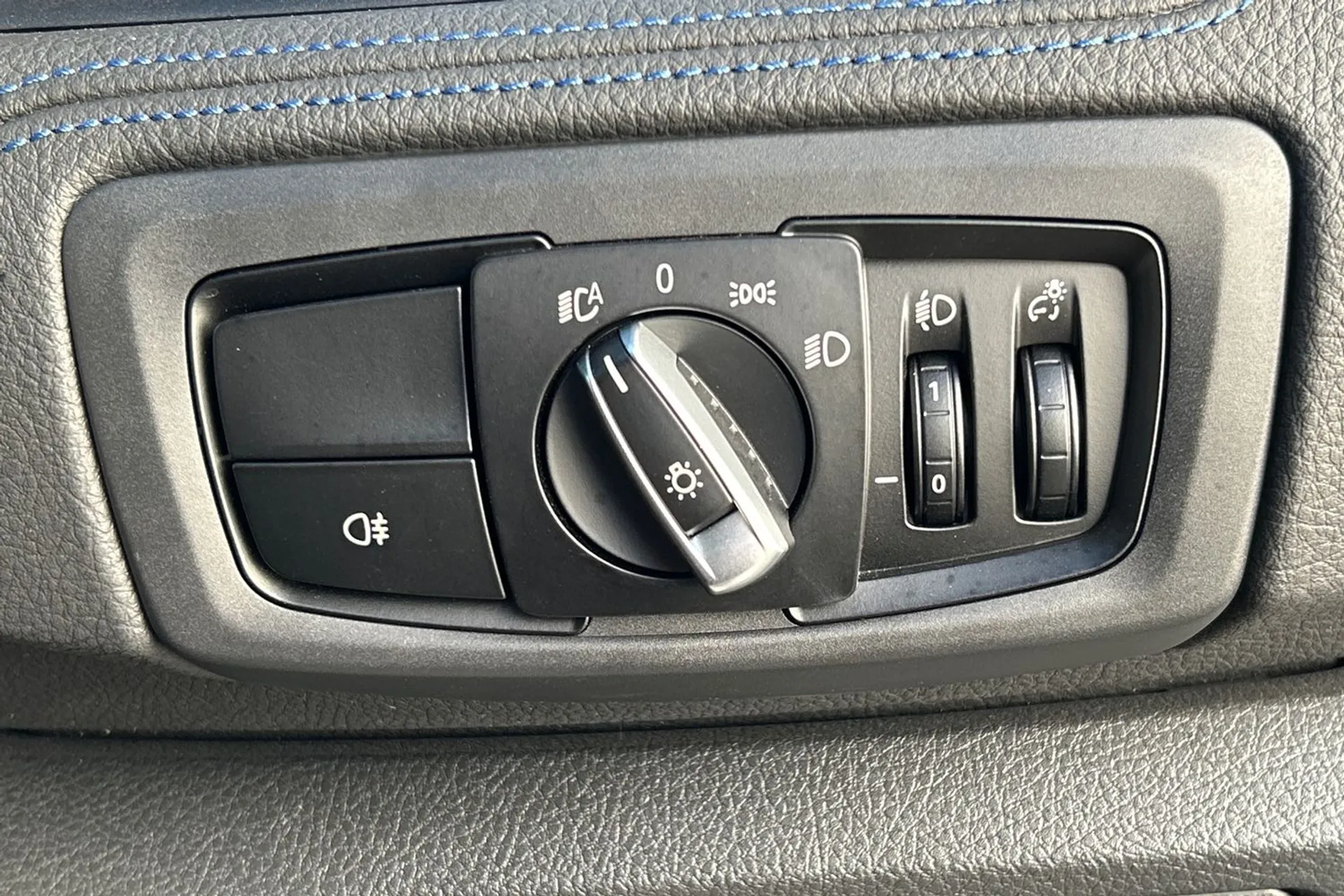 BMW 2 SERIES thumbnail image number 62