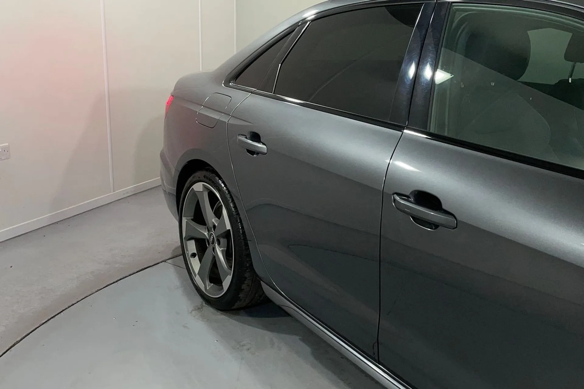 Audi A4 thumbnail image number 12