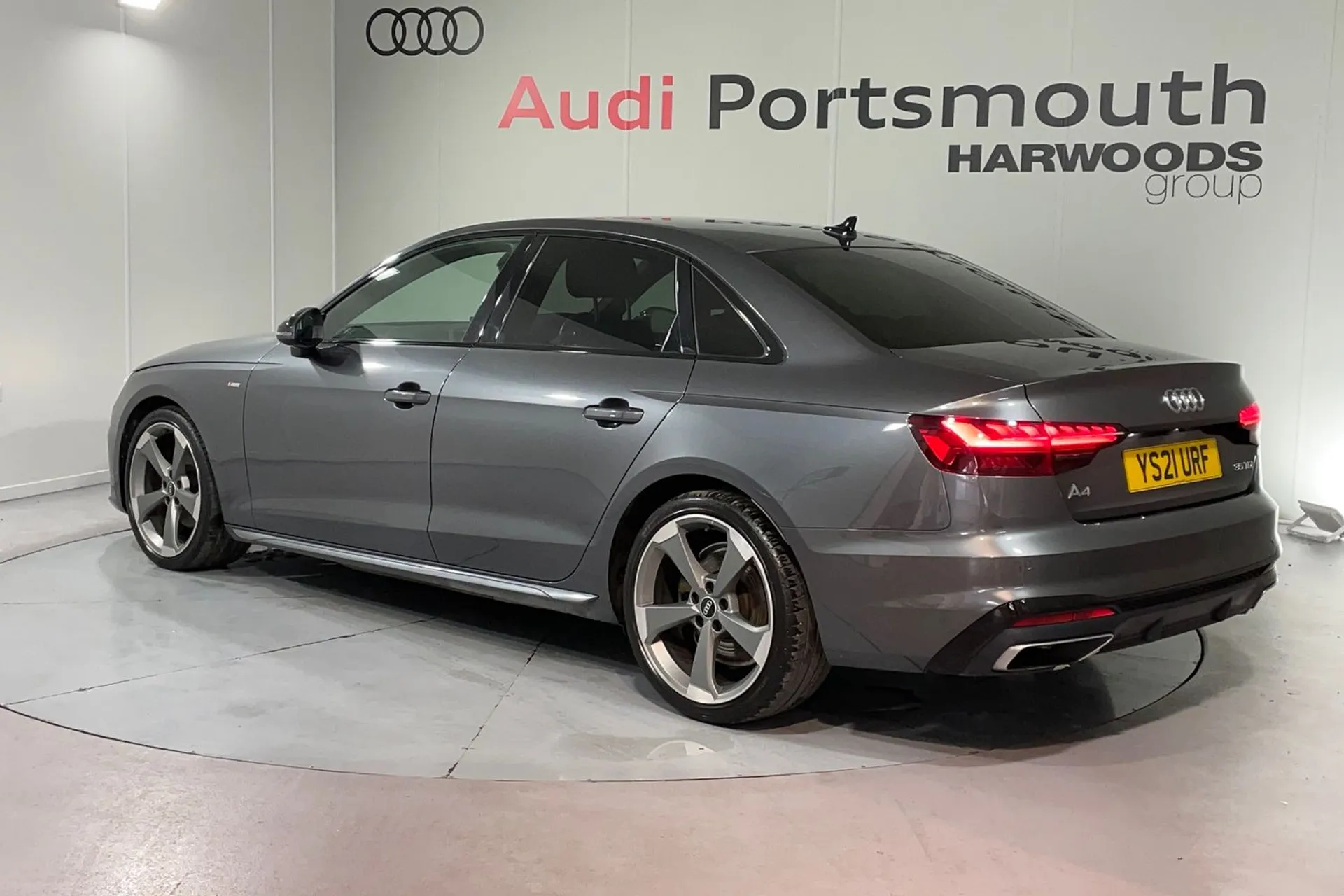 Audi A4 thumbnail image number 9