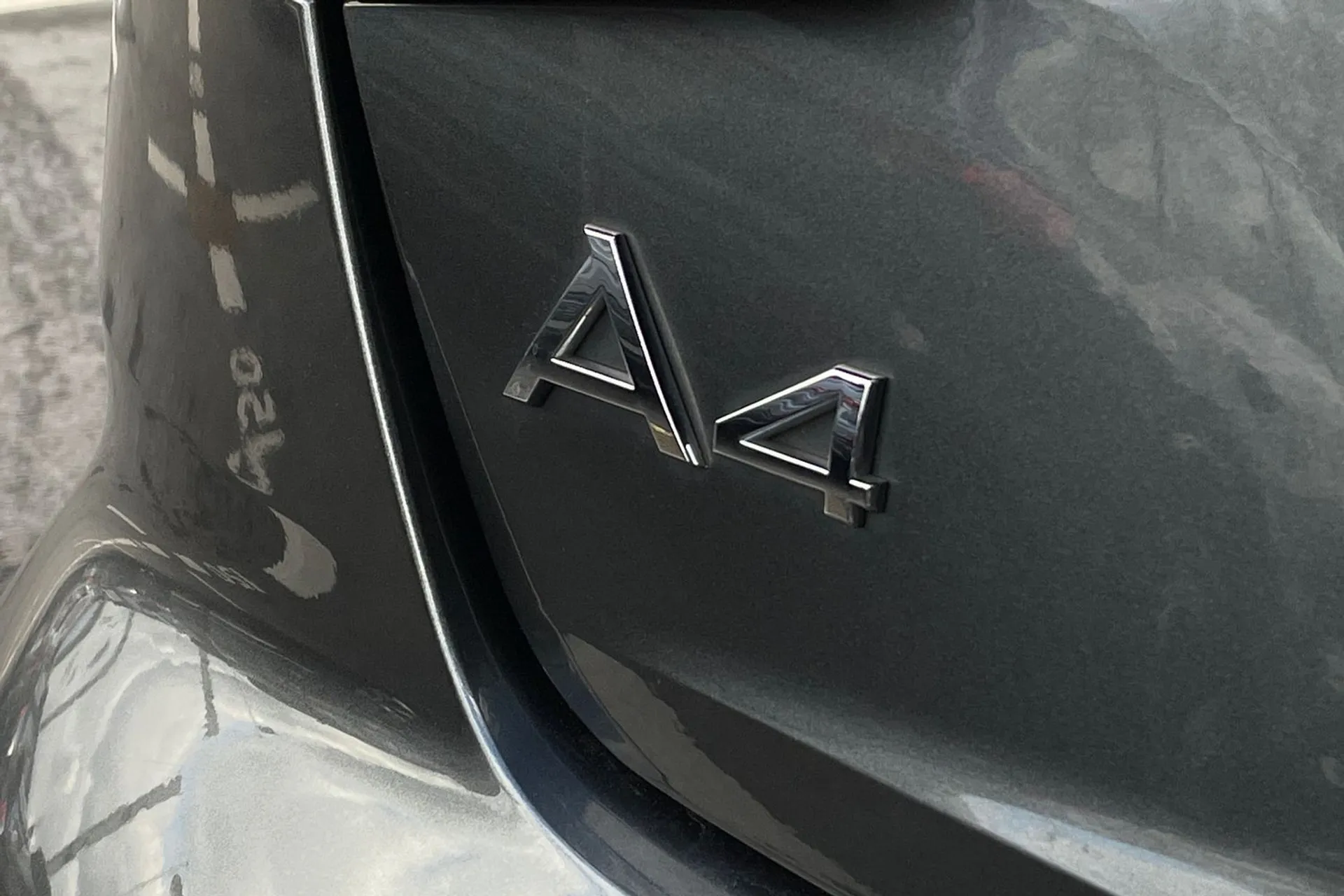 Audi A4 thumbnail image number 16