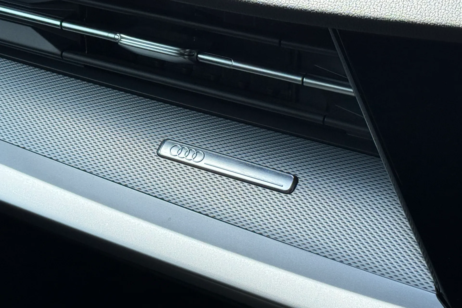 Audi A3 thumbnail image number 26
