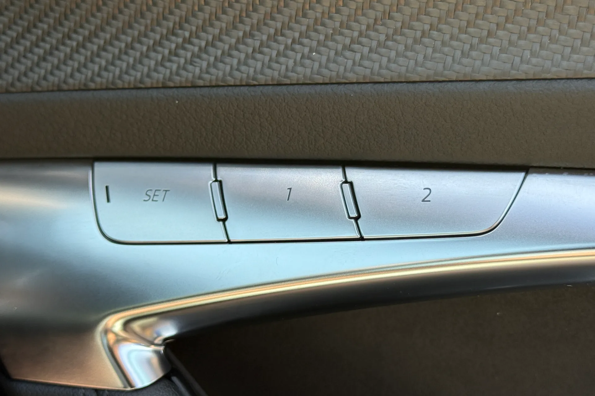 Audi RS6 thumbnail image number 24