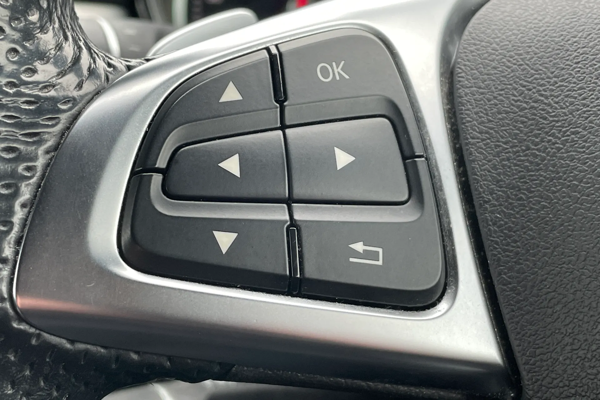 MERCEDES-BENZ GLE thumbnail image number 47