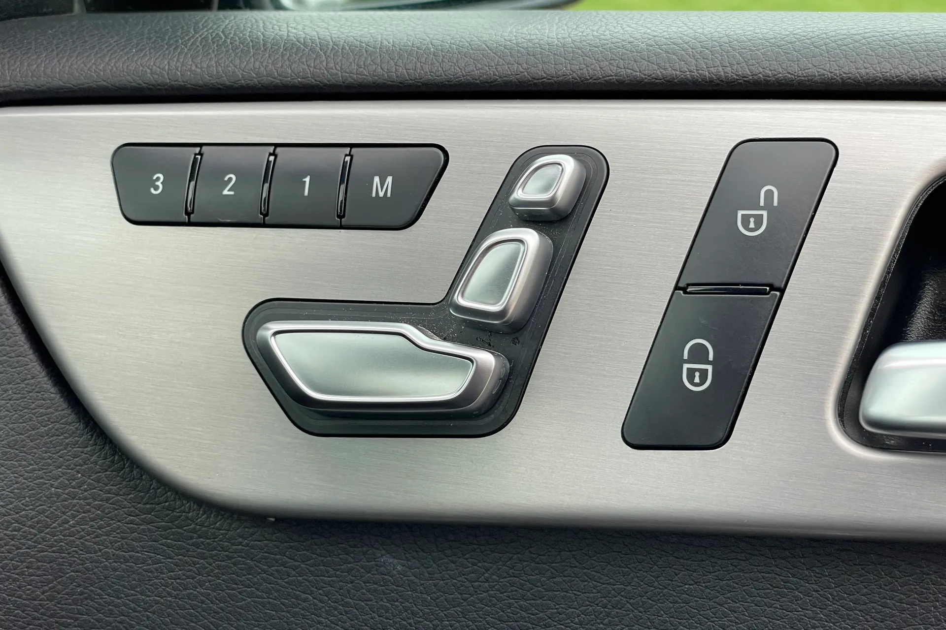 MERCEDES-BENZ GLE thumbnail image number 41