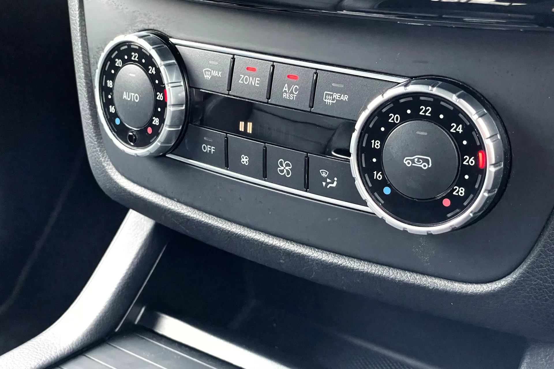 MERCEDES-BENZ GLE thumbnail image number 44