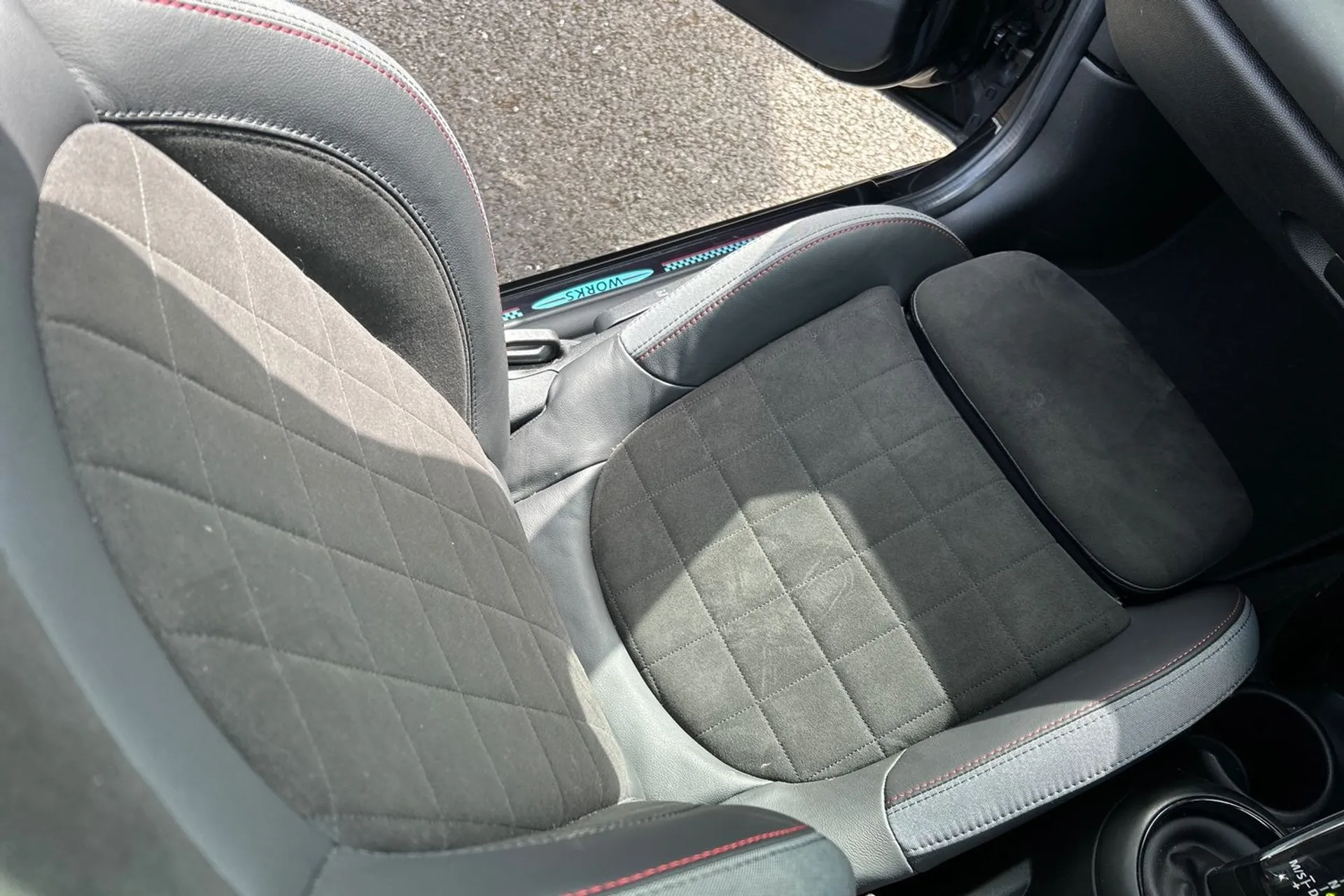 MINI HATCHBACK thumbnail image number 35